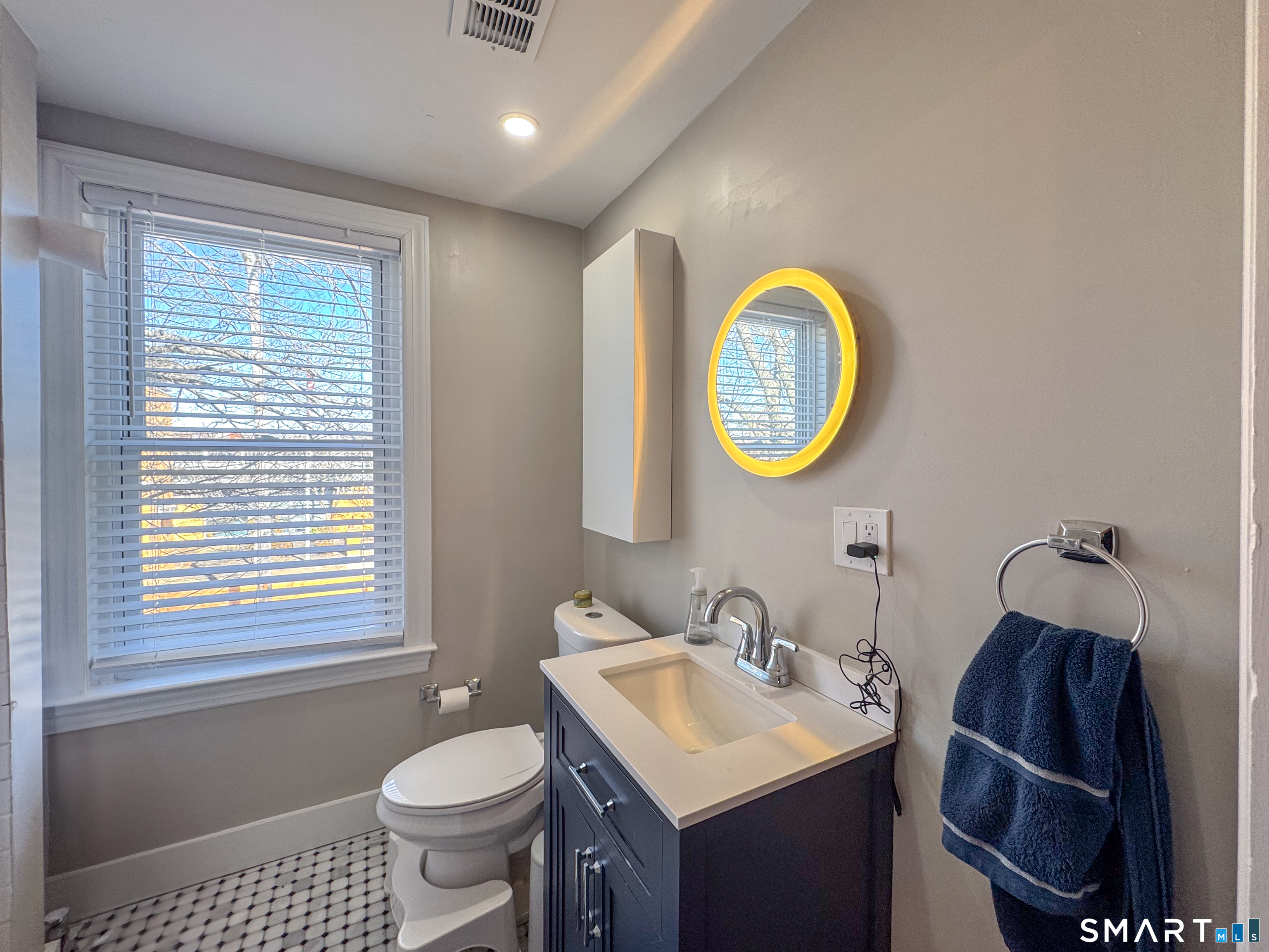 Photo 3 of 508 Chapel Street, New Haven, CT