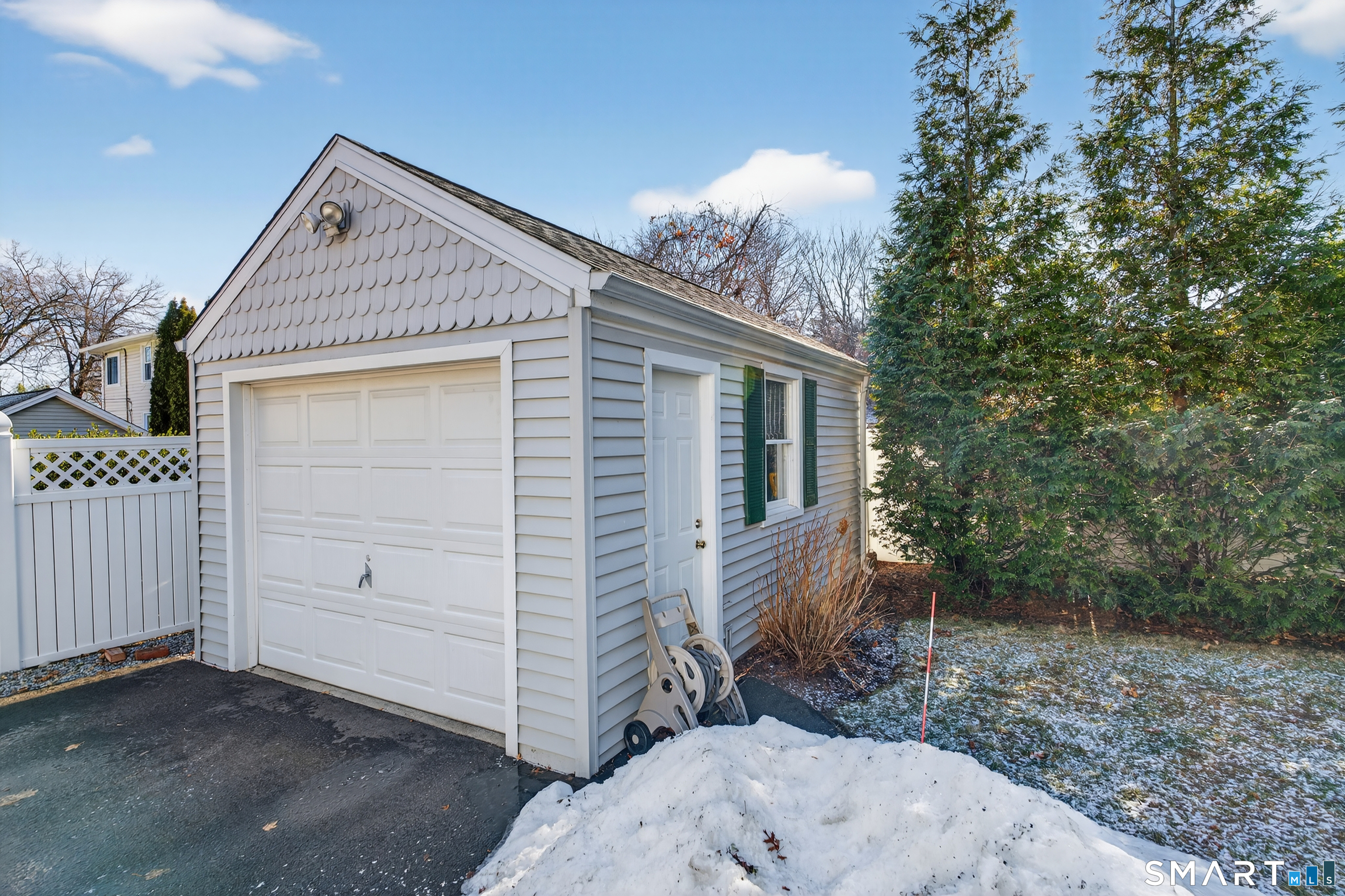 Photo 37 of 83 Disbrow Street, Stratford, CT