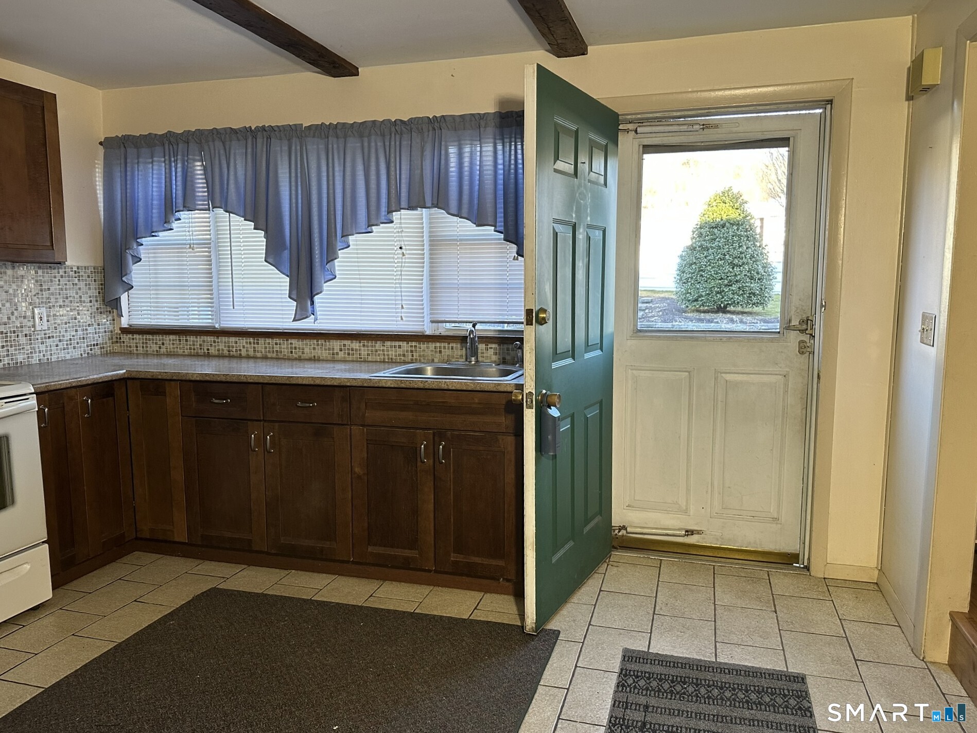 Homes for sale in Naugatuck, CT | 55 Porter Ave #APT 6E, Naugatuck, CT 06770 | MLS# 24148776