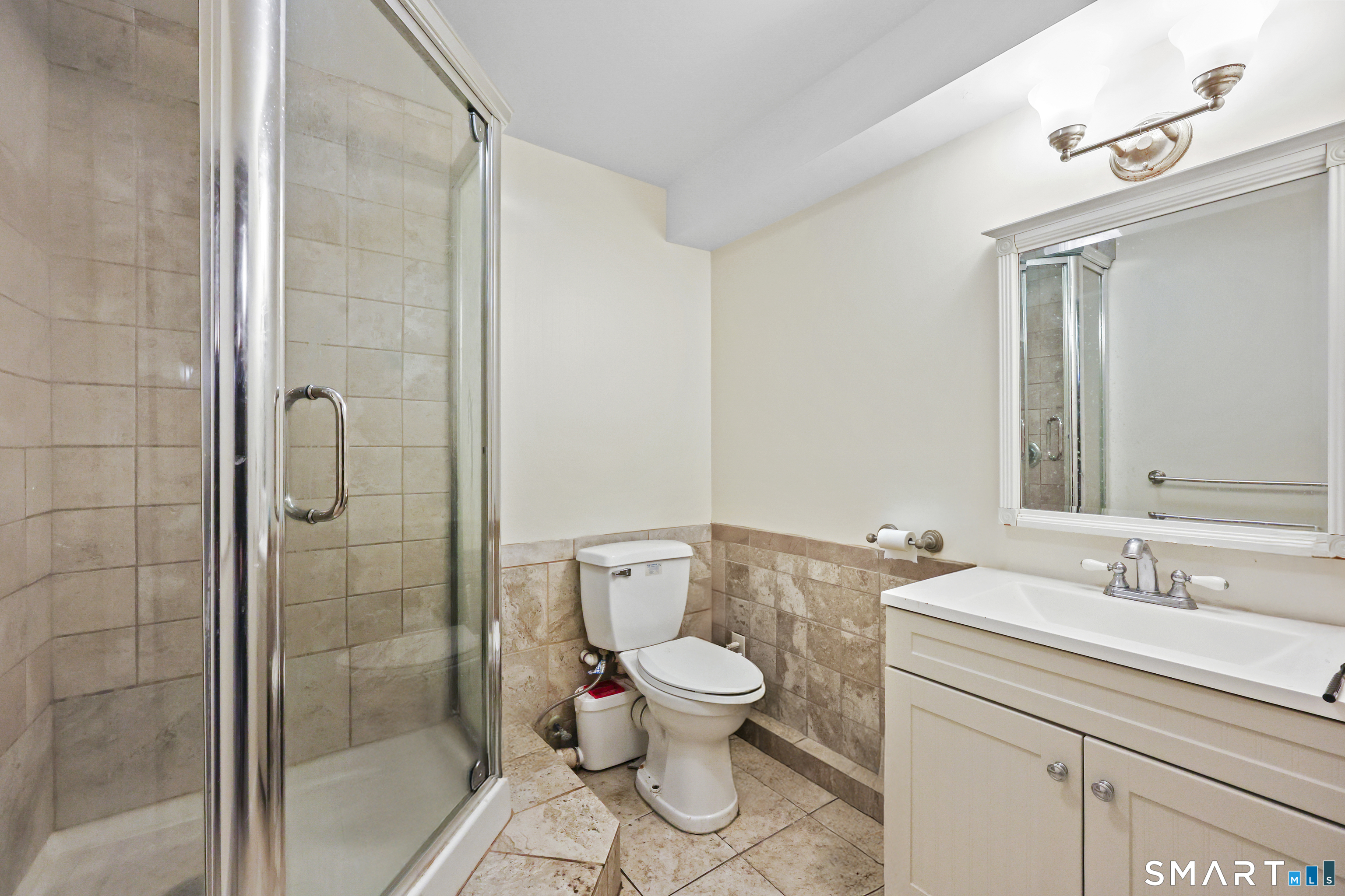 Photo 27 of 72 Hillcrest Avenue, New Britain, CT