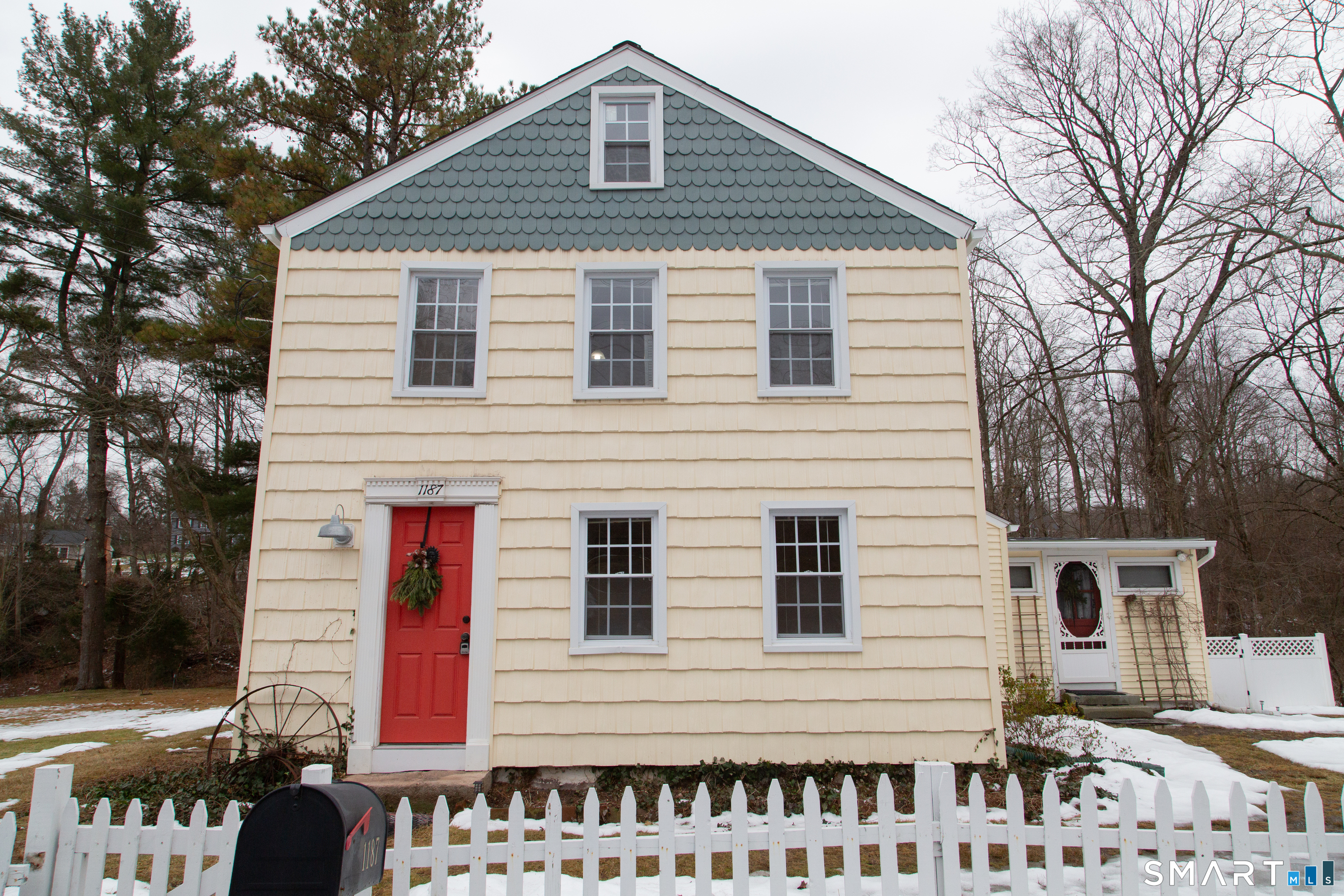 Photo 1 of 1187 Mount Carmel Avenue, North Haven, CT