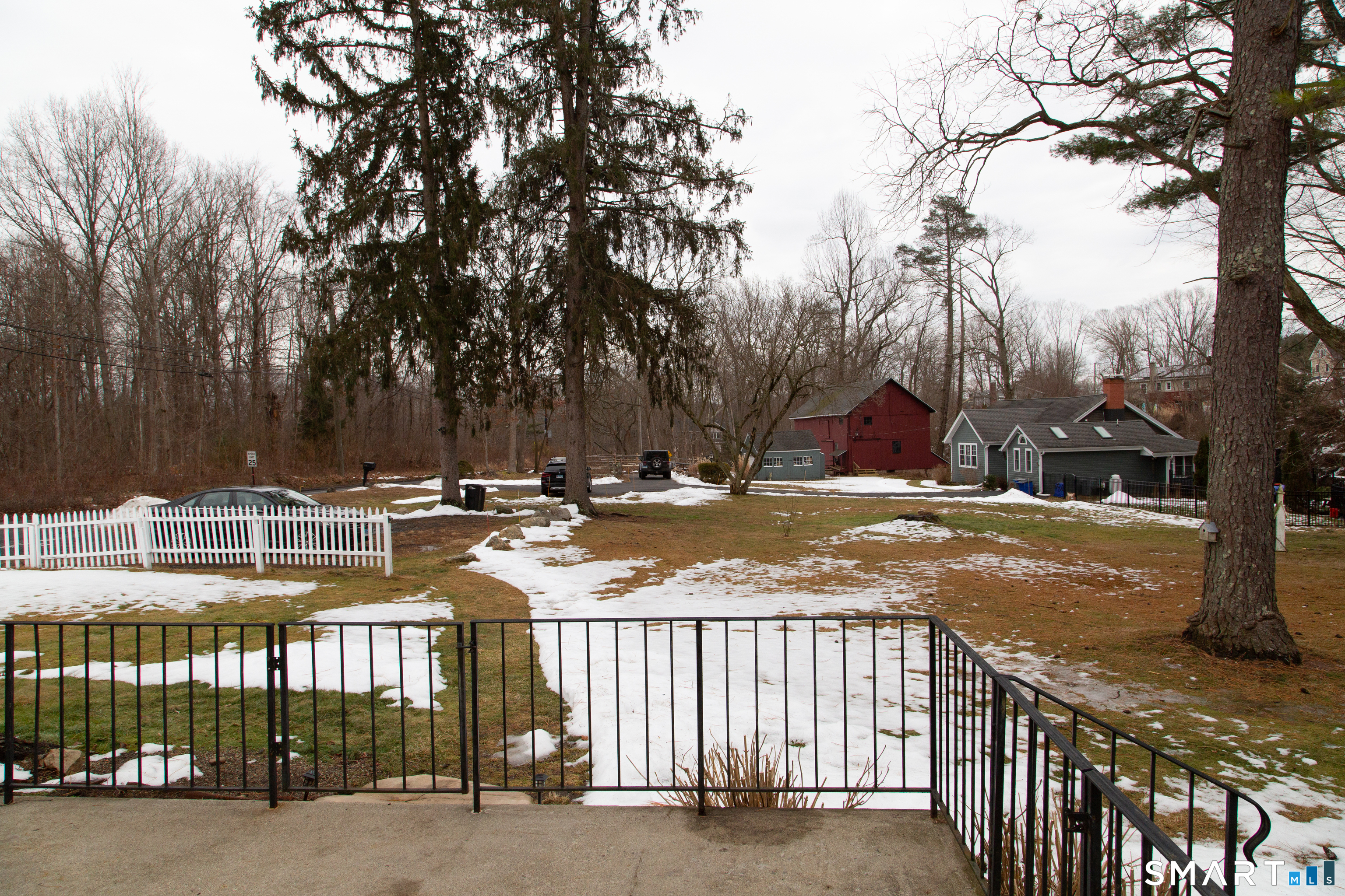 Photo 2 of 1187 Mount Carmel Avenue, North Haven, CT