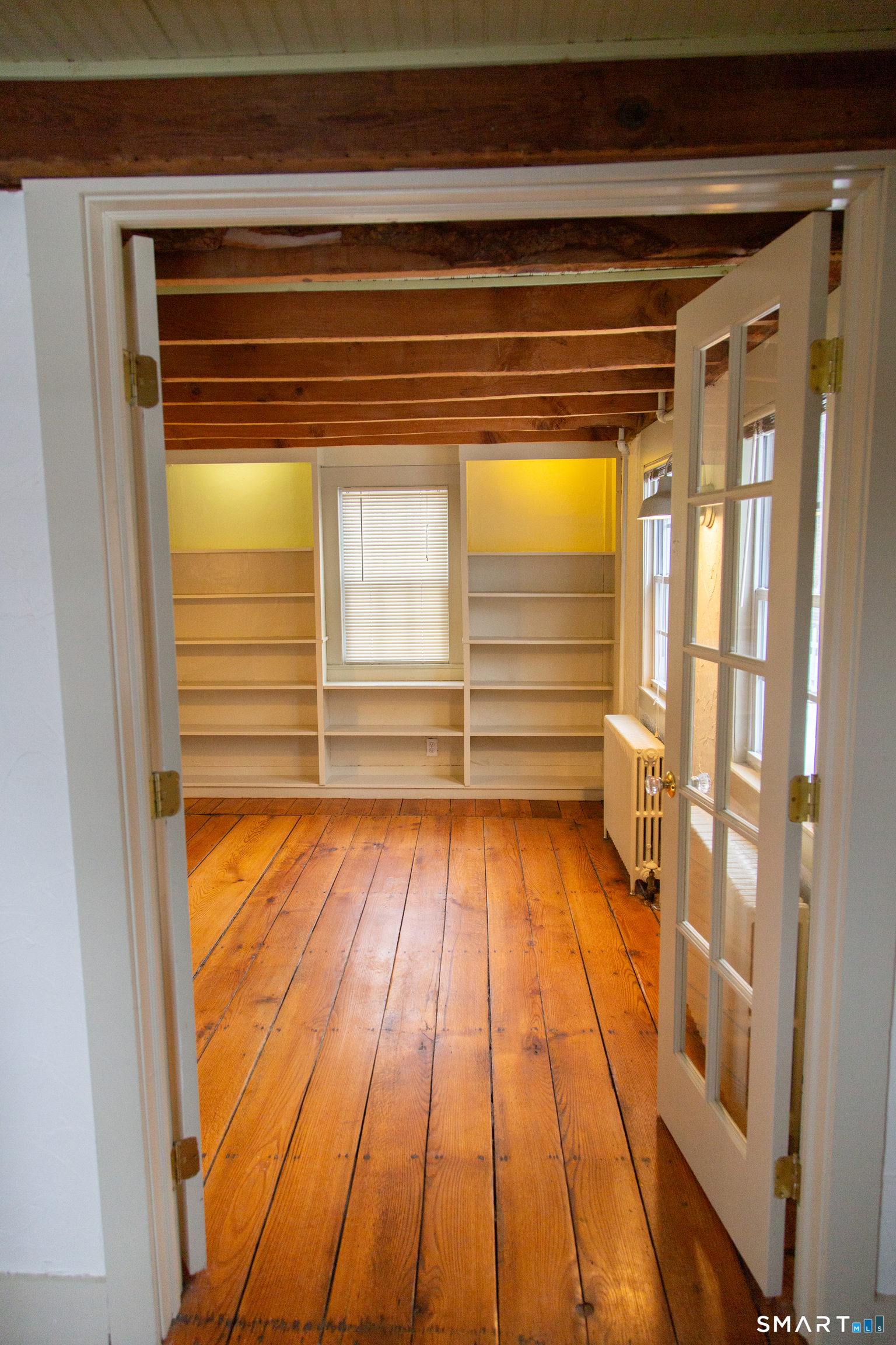 Photo 3 of 1187 Mount Carmel Avenue, North Haven, CT