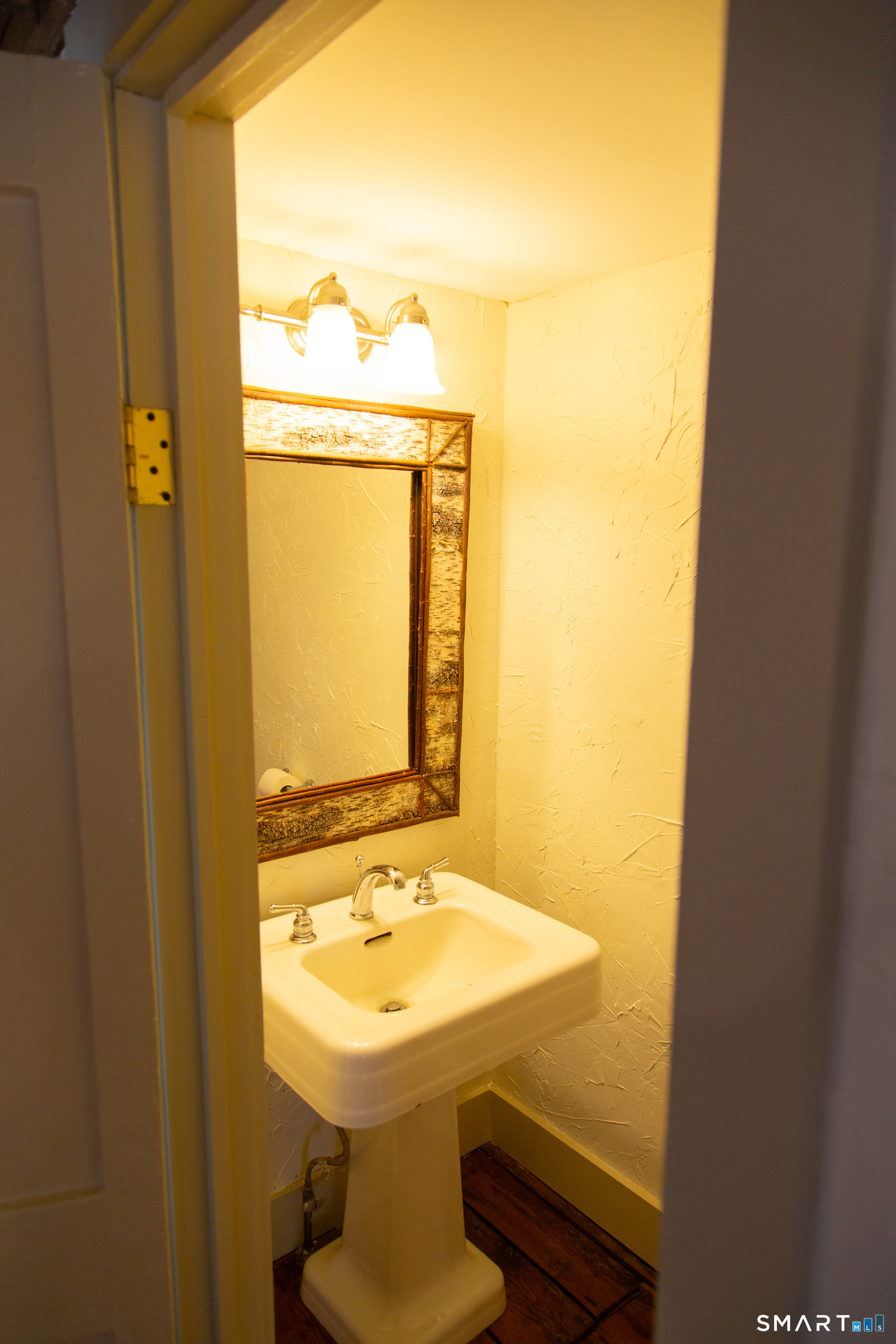 Photo 12 of 1187 Mount Carmel Avenue, North Haven, CT