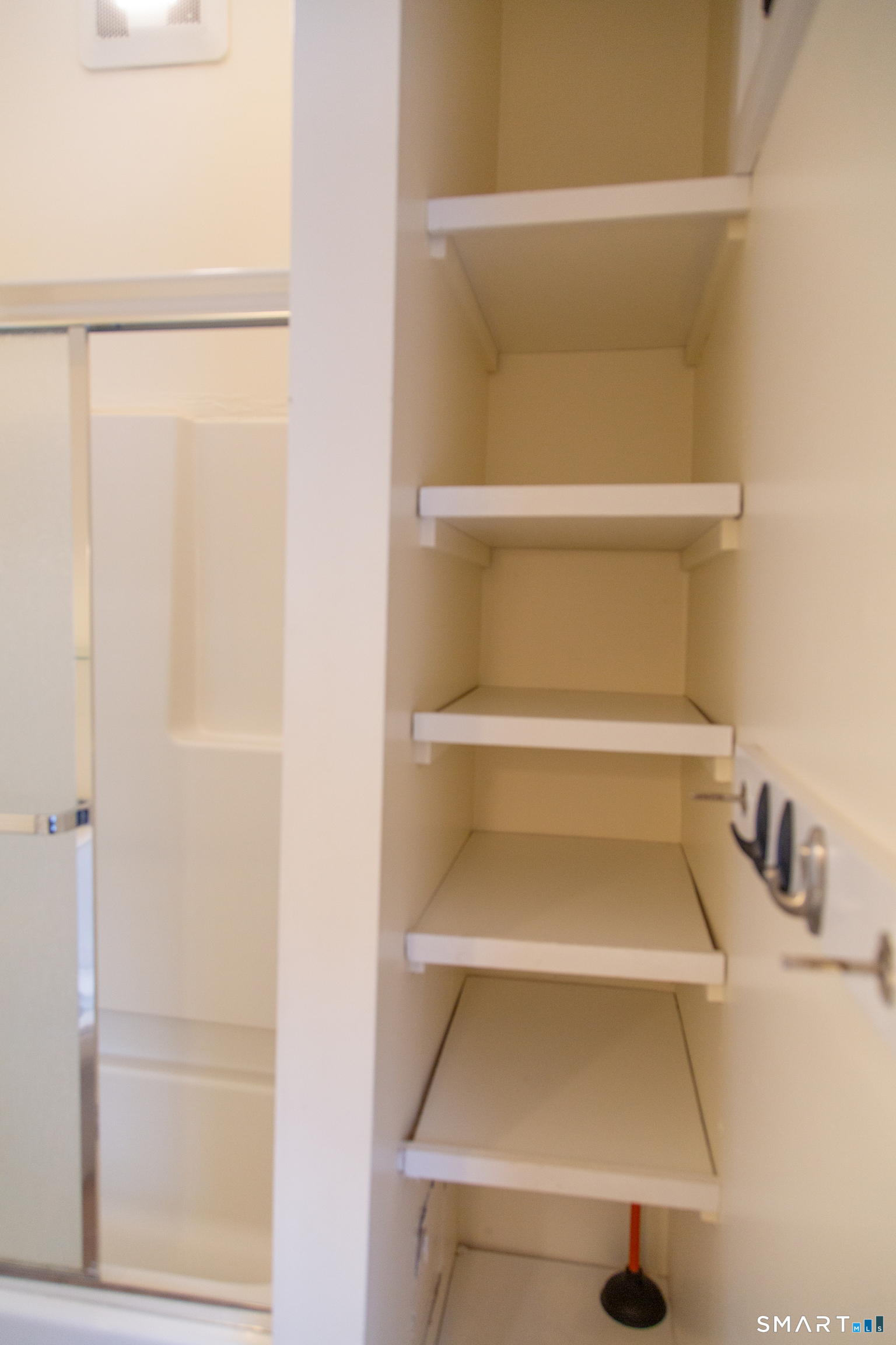 Photo 34 of 1187 Mount Carmel Avenue, North Haven, CT