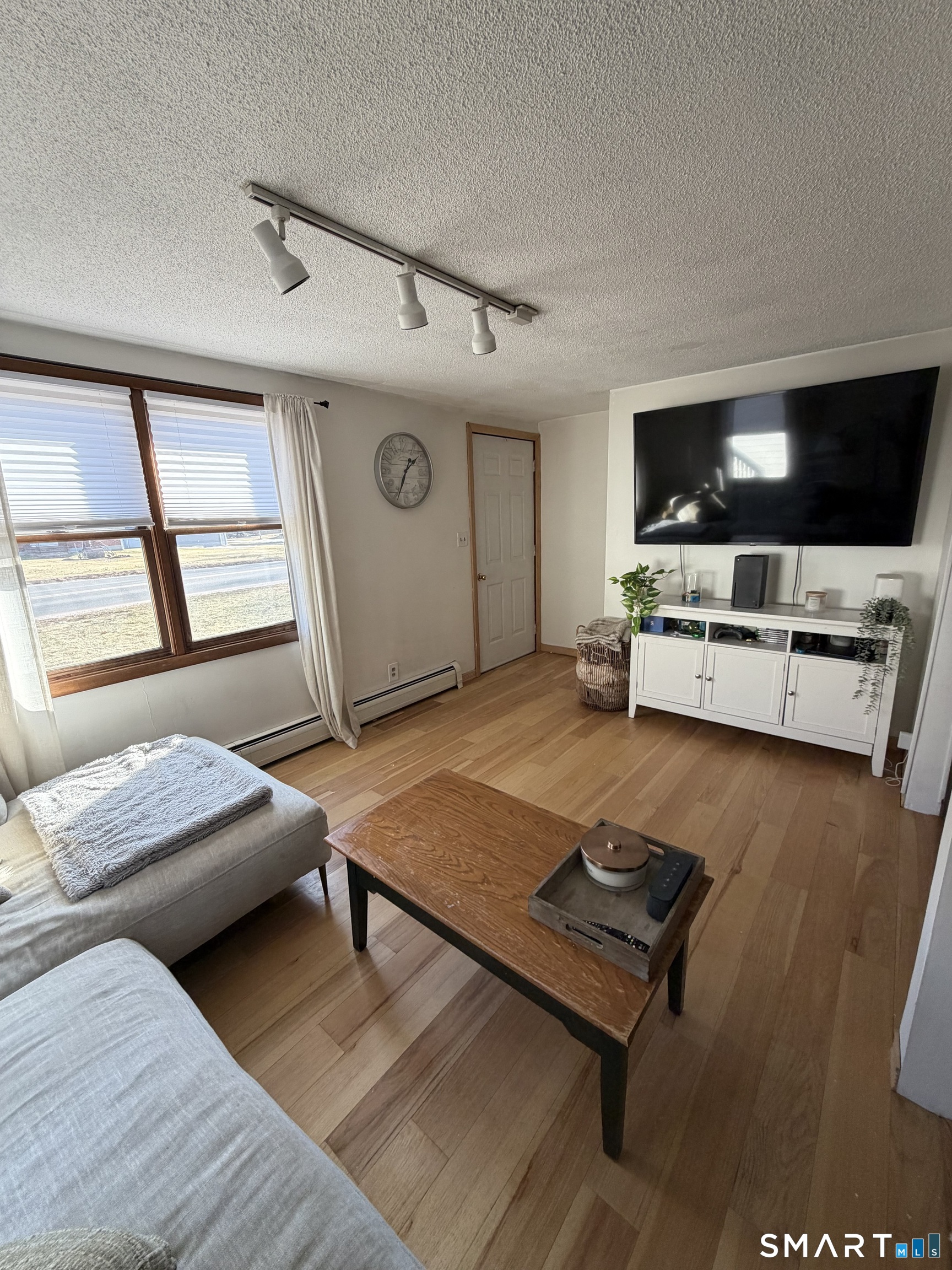 Photo 3 of 122 Wells Road, East Windsor, CT