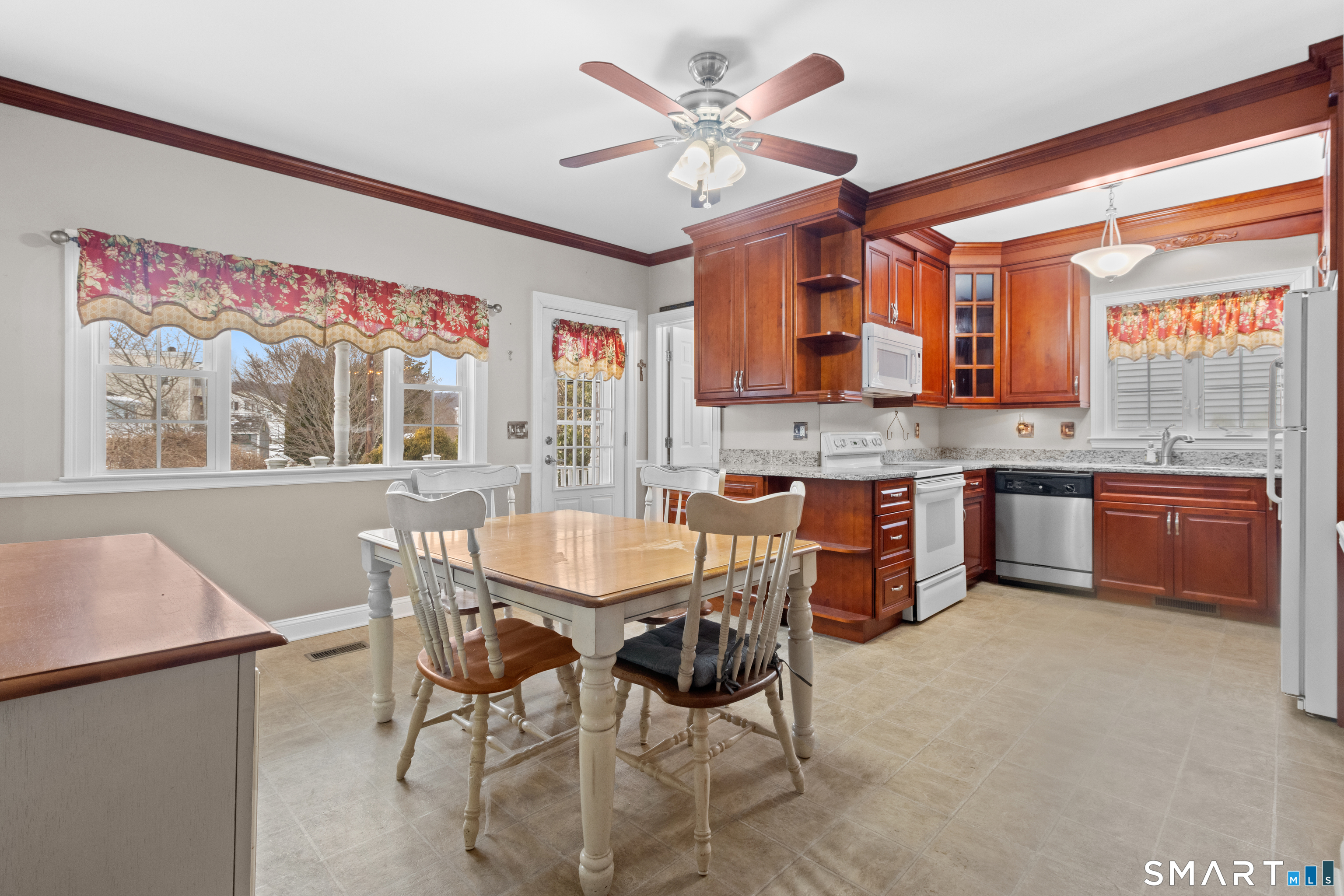 Homes for sale in Seymour, CT | 826 S Main St, Seymour, CT 06483 | MLS# 24148808