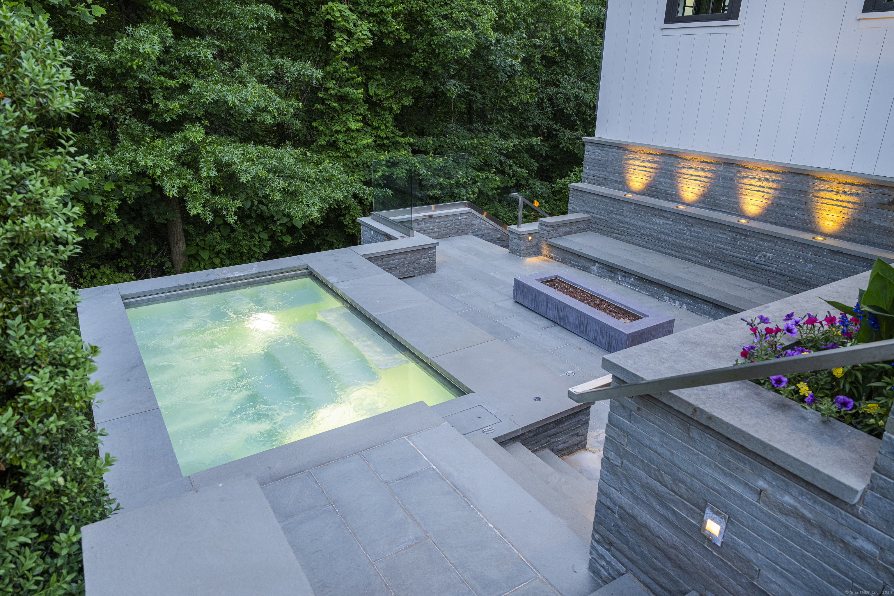 Homes for sale in Darien, CT | 865 Hollow Tree Ridge Rd, Darien, CT 06820 | MLS# 24148919