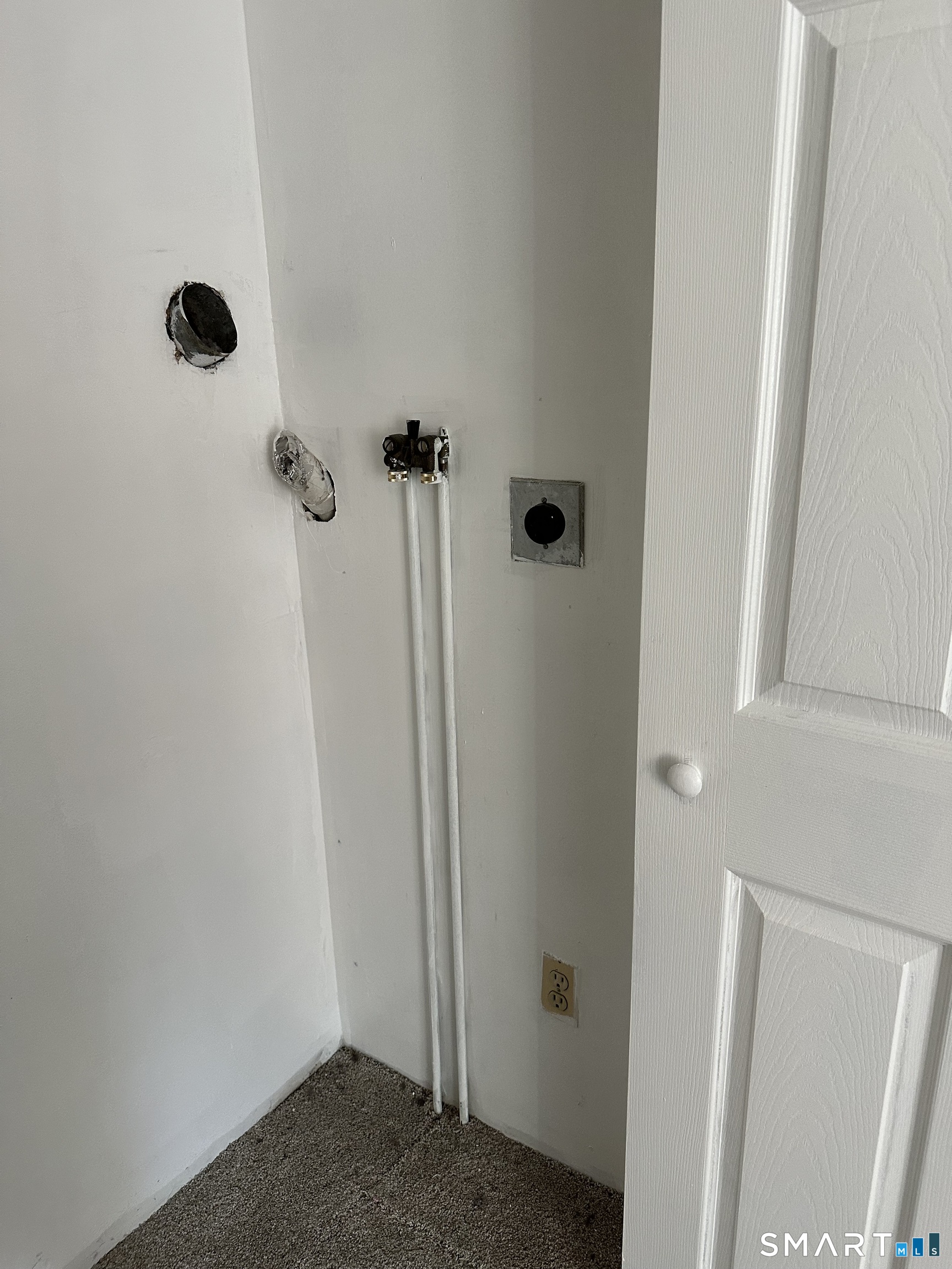 Homes for sale in Hartford, CT | 52 Atwood St #APT 3B, Hartford, CT 06105 | MLS# 24148880