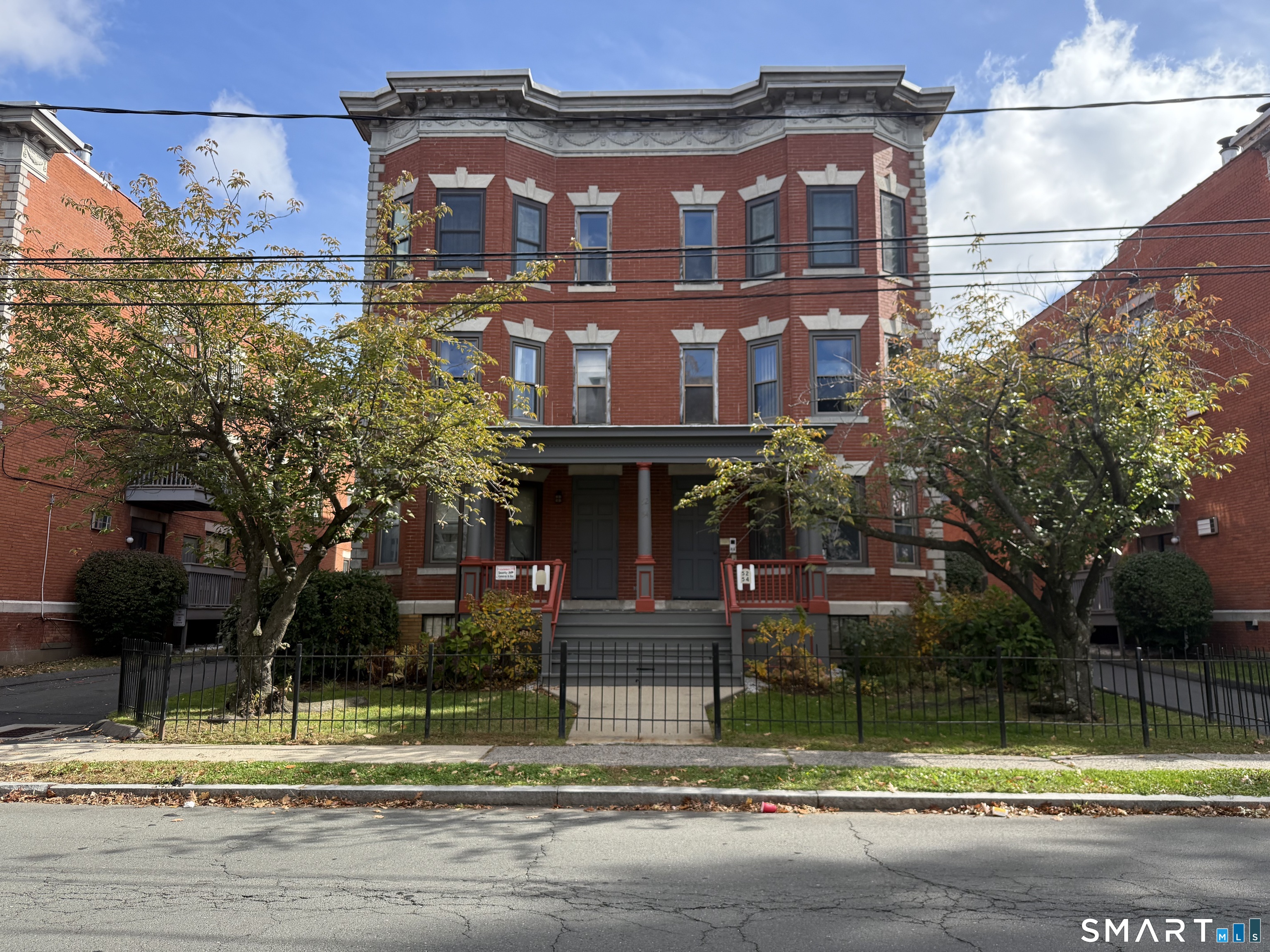 Homes for sale in Hartford, CT | 52 Atwood St #APT 3B, Hartford, CT 06105 | MLS# 24148880