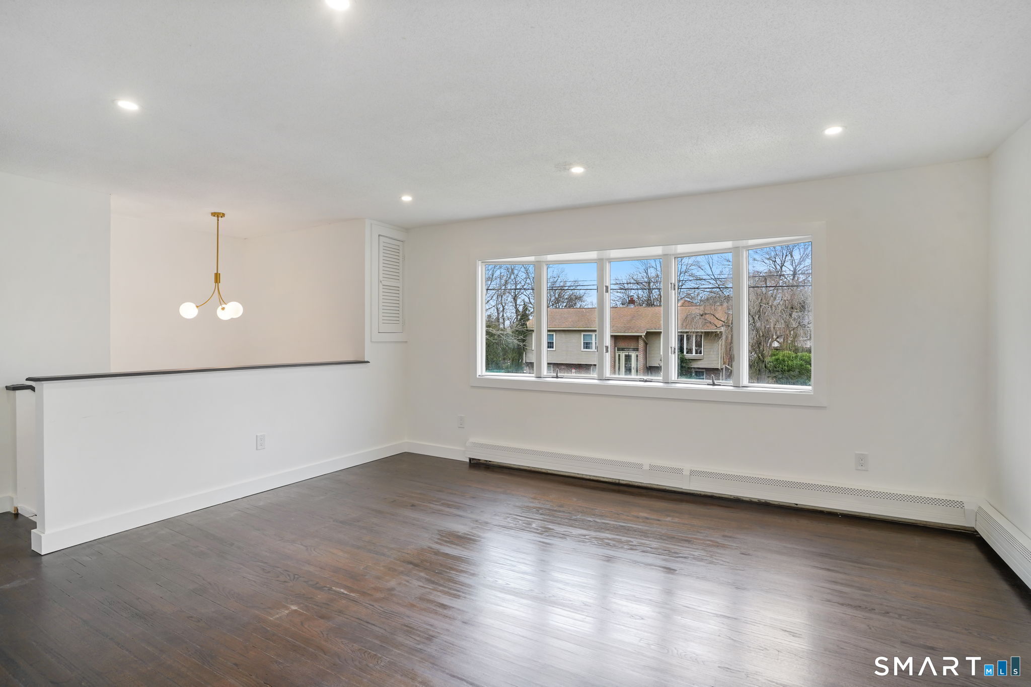 Homes for sale in Ansonia, CT | 5 Pin Oak Ln, Ansonia, CT 06401 | MLS# 24148946