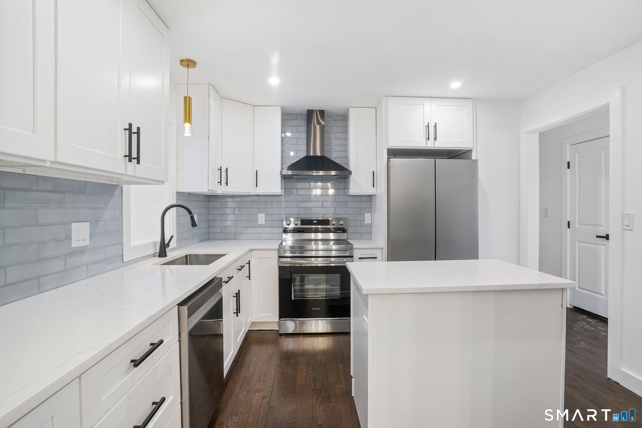 Homes for sale in Ansonia, CT | 5 Pin Oak Ln, Ansonia, CT 06401 | MLS# 24148946