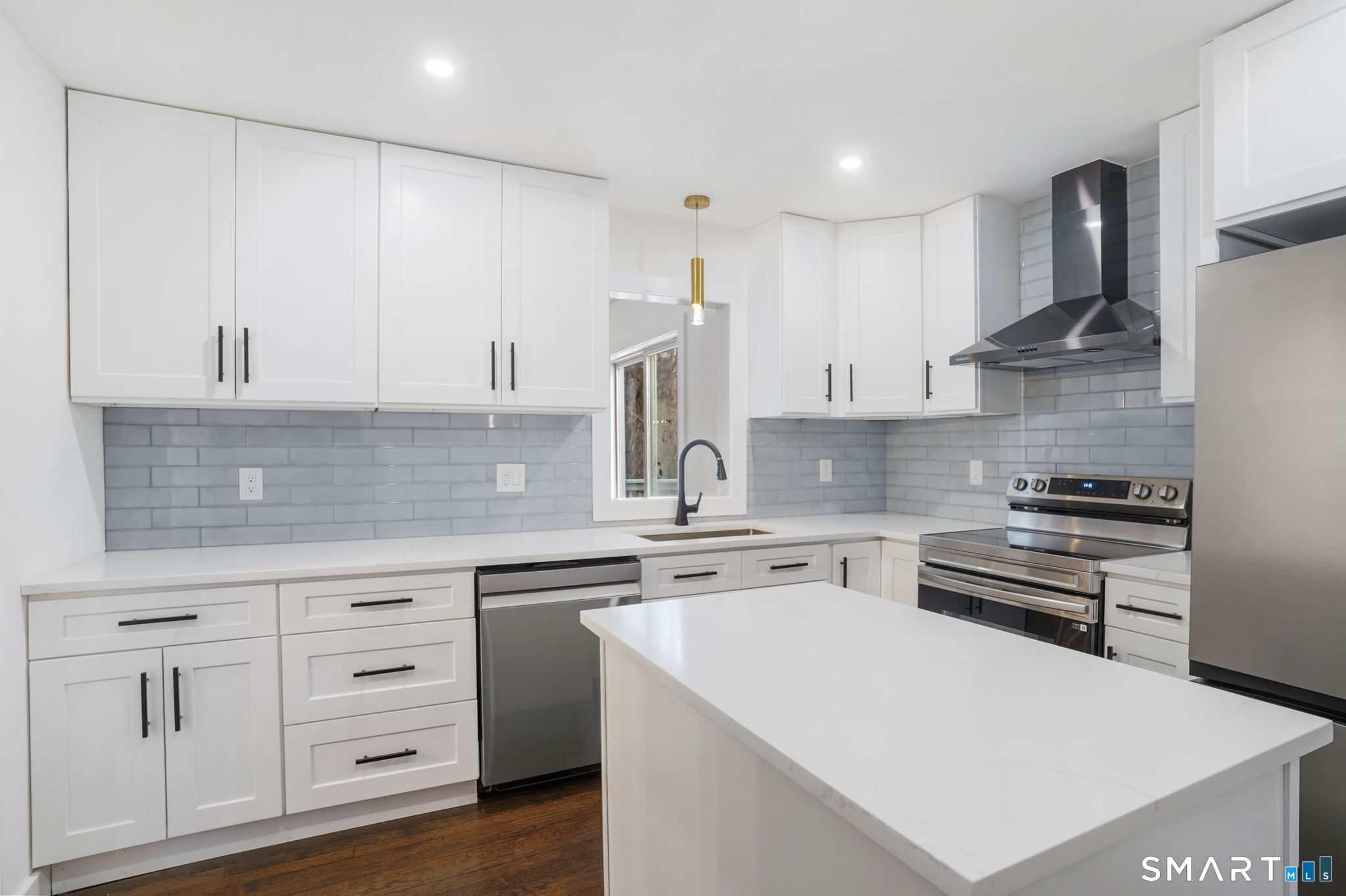 Homes for sale in Ansonia, CT | 5 Pin Oak Ln, Ansonia, CT 06401 | MLS# 24148946