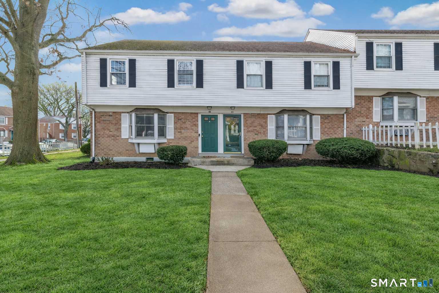 Homes for sale in Fairfield, CT | 240 Sunnyridge Ave #APT 116, Fairfield, CT 06824 | MLS# 24148245