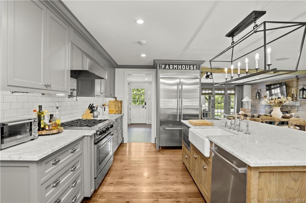 Photo 11 of 141 Norwalk Road, Norwalk, CT