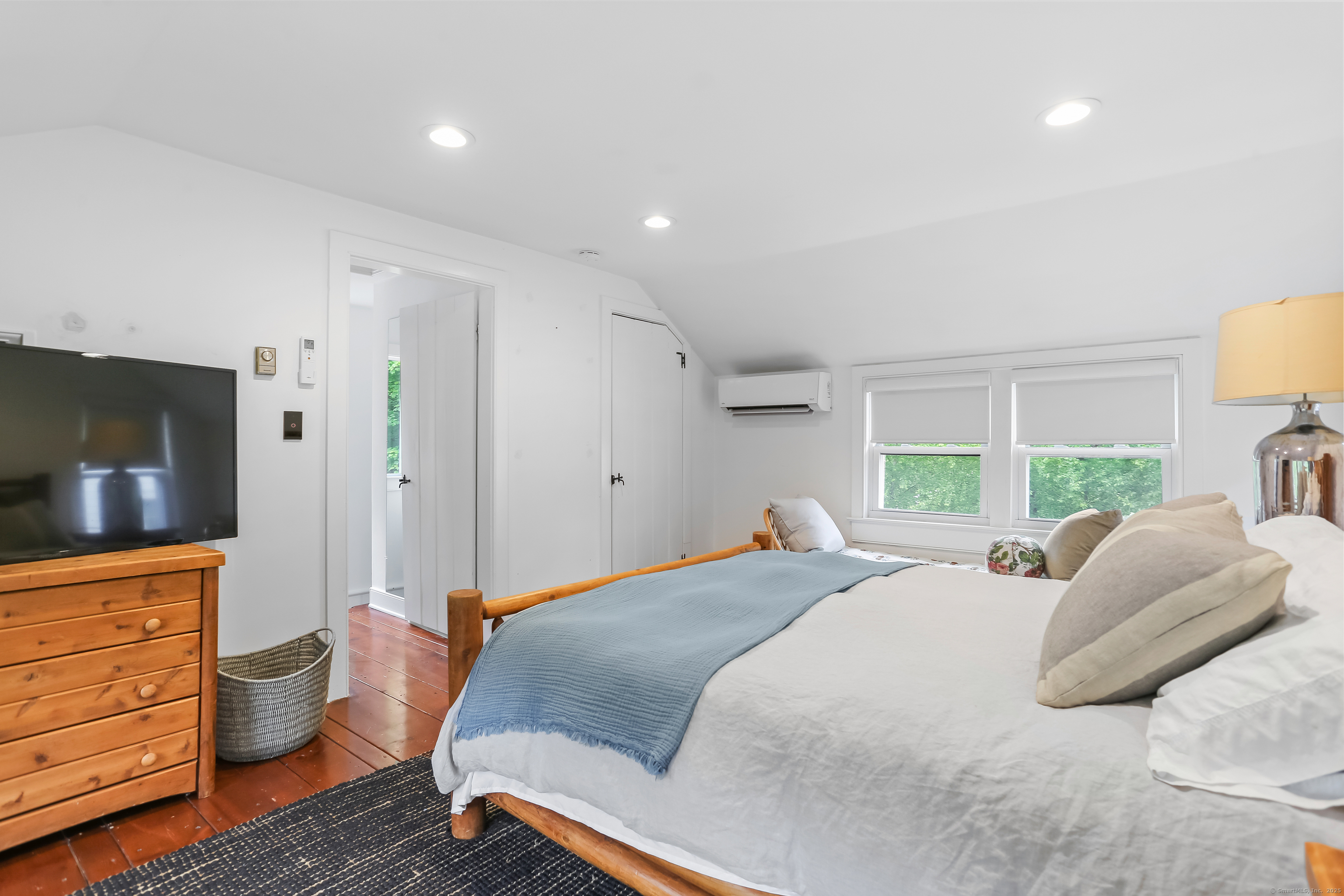 Photo 25 of 141 Norwalk Road, Norwalk, CT