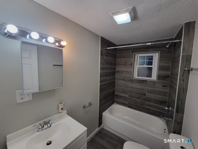 Photo 11 of 282 Davenport Avenue, New Haven, CT