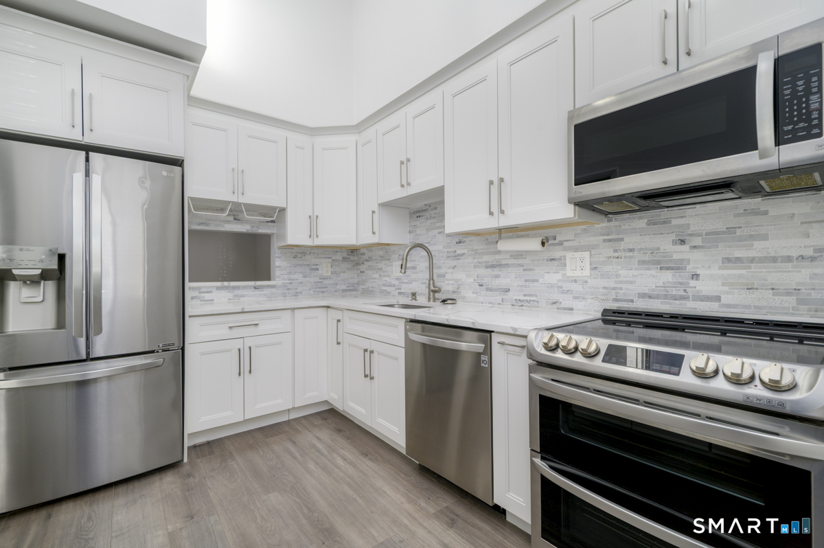 Homes for sale in Stamford, CT | 2437 Bedford St #H4, Stamford, CT 06905 | MLS# 24147956