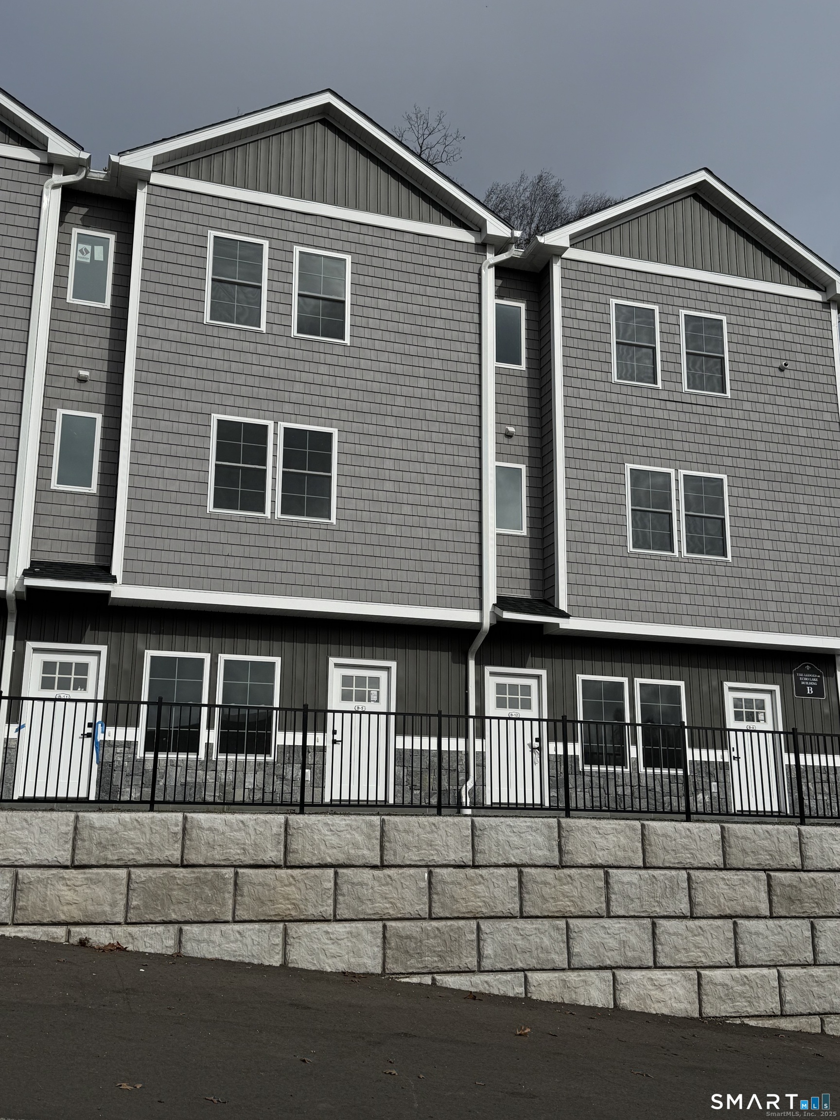 Homes for sale in Watertown, CT | 243 Echo Lake Rd #B10, Watertown, CT 06795 | MLS# 24148685