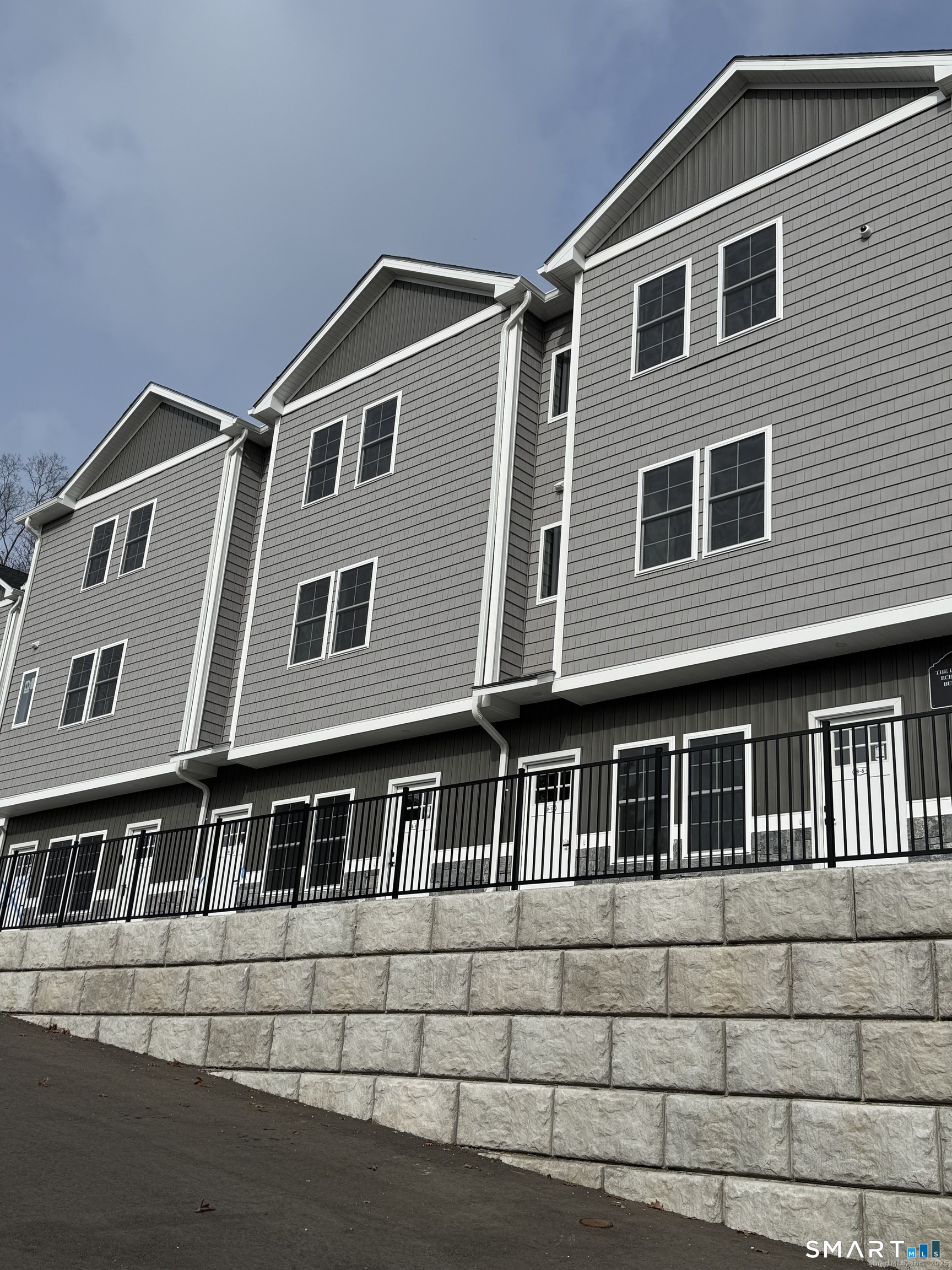 Homes for sale in Watertown, CT | 243 Echo Lake Rd #B10, Watertown, CT 06795 | MLS# 24148685