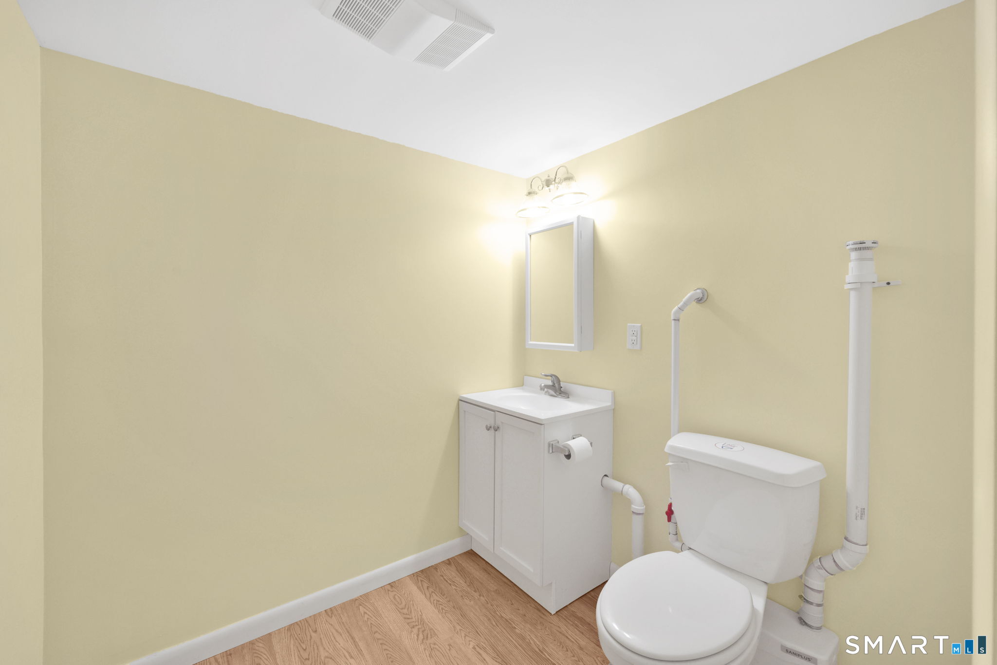 Photo 37 of 6 Ellis Road, Enfield, CT