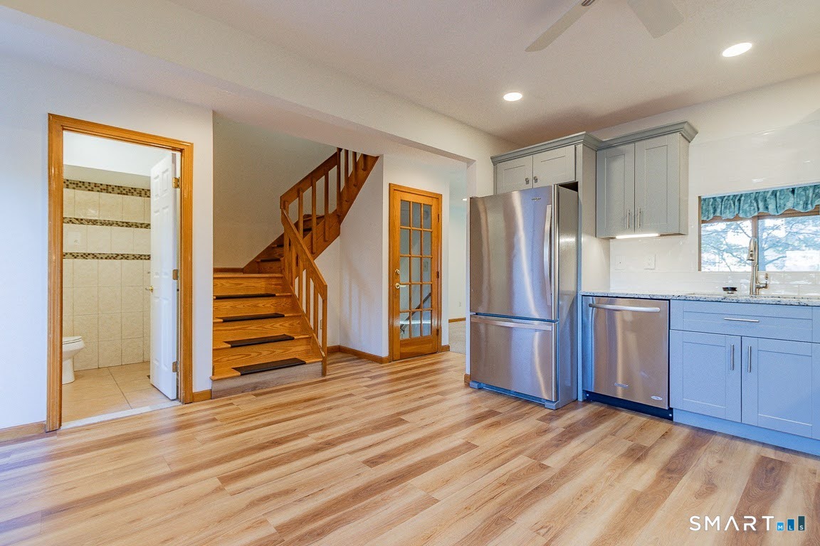 Photo 8 of 261 Foxboro Drive, Newington, CT