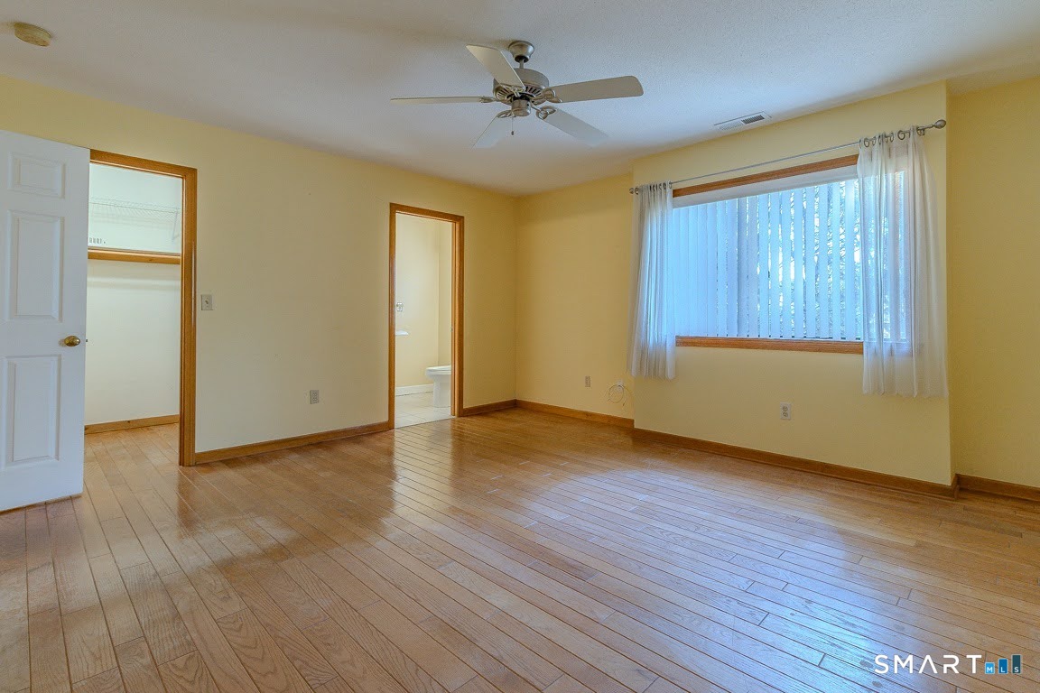 Photo 12 of 261 Foxboro Drive, Newington, CT