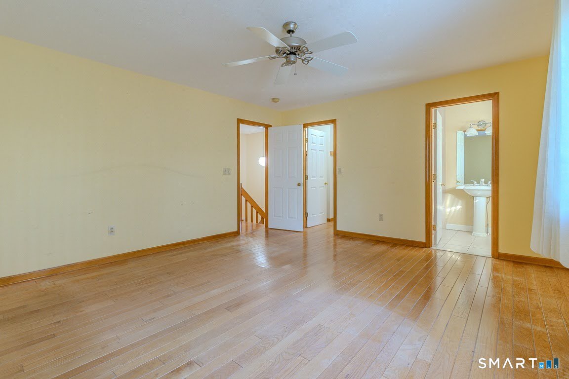 Photo 15 of 261 Foxboro Drive, Newington, CT