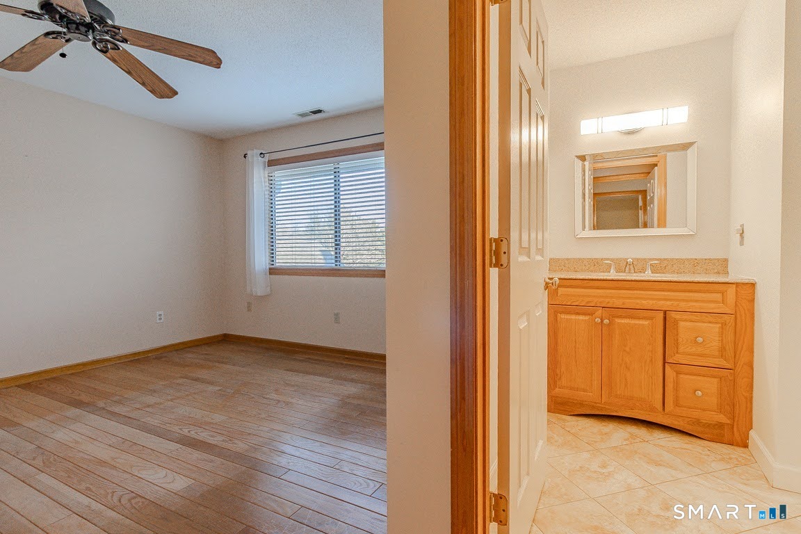 Photo 18 of 261 Foxboro Drive, Newington, CT