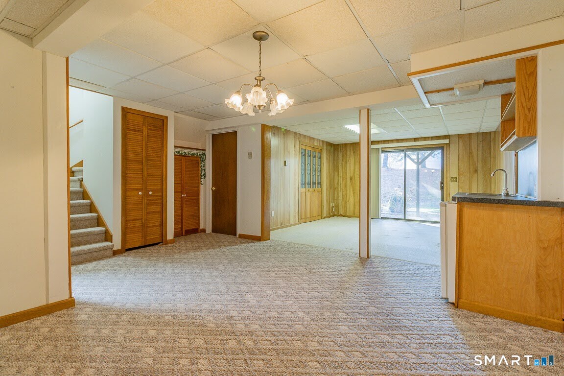 Photo 21 of 261 Foxboro Drive, Newington, CT