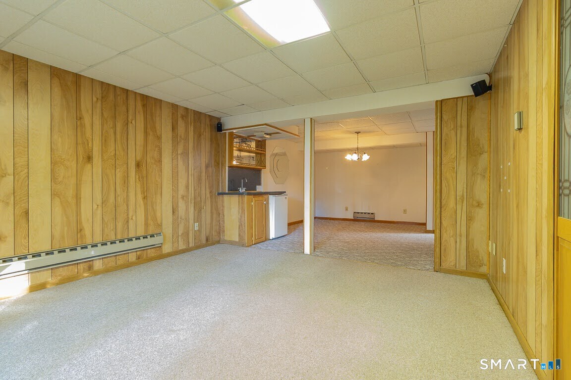 Photo 24 of 261 Foxboro Drive, Newington, CT