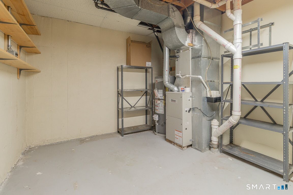 Photo 25 of 261 Foxboro Drive, Newington, CT