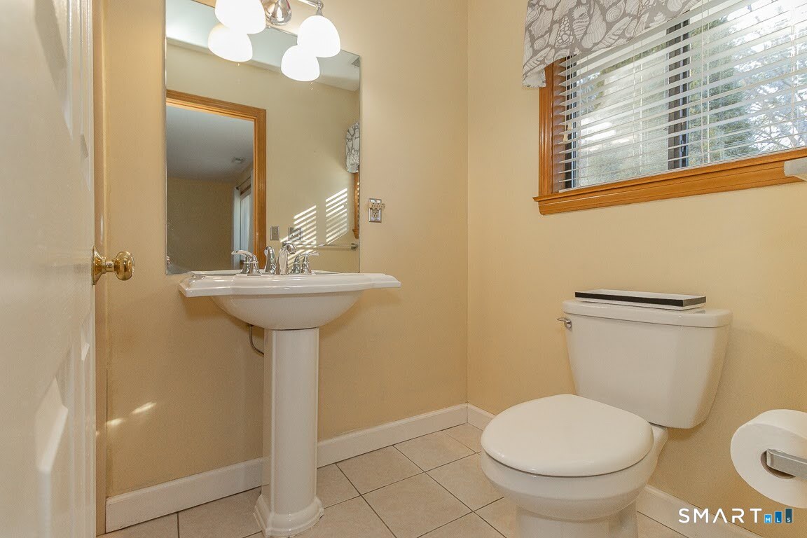 Photo 14 of 261 Foxboro Drive, Newington, CT