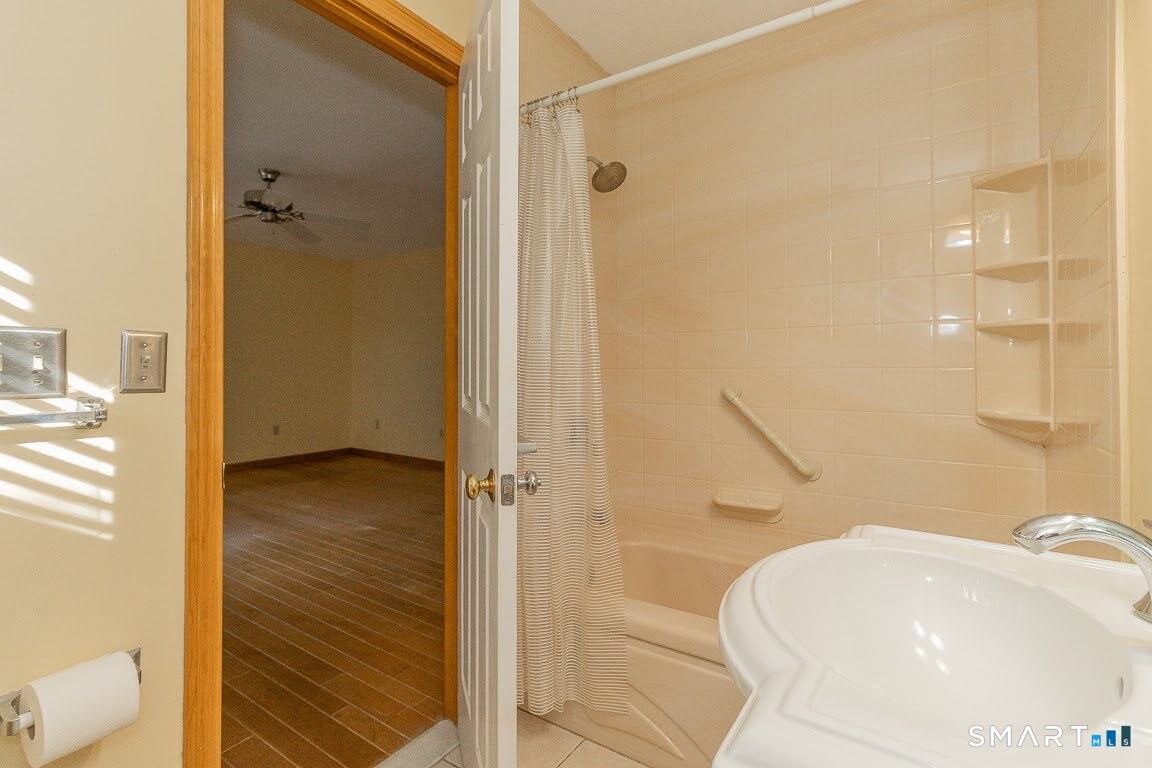 Photo 13 of 261 Foxboro Drive, Newington, CT