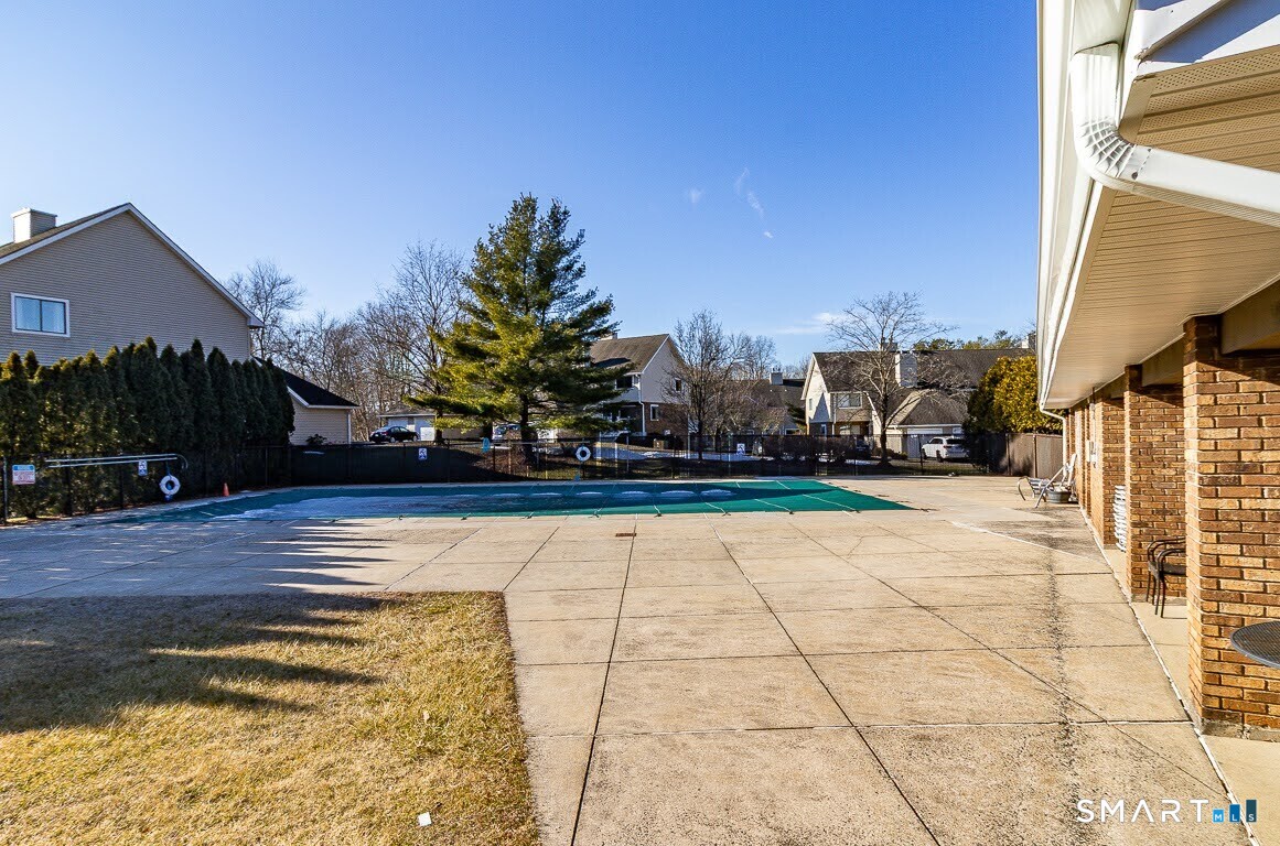 Photo 29 of 261 Foxboro Drive, Newington, CT