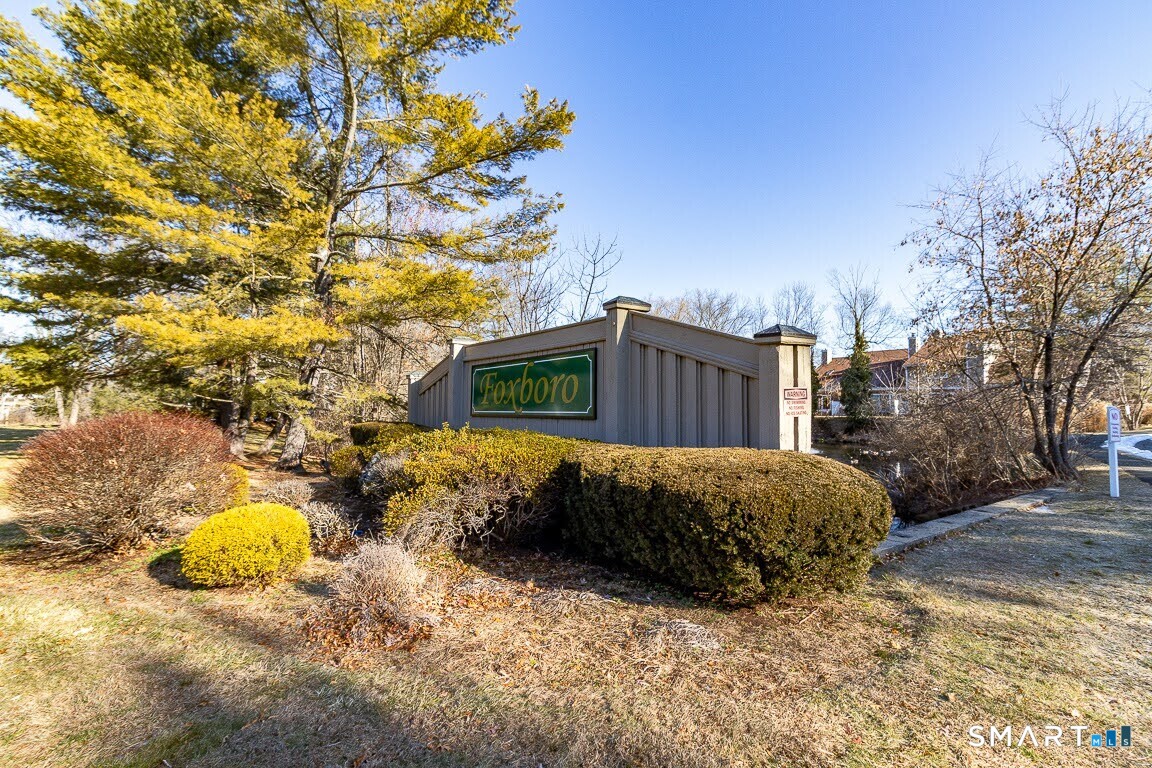 Photo 31 of 261 Foxboro Drive, Newington, CT