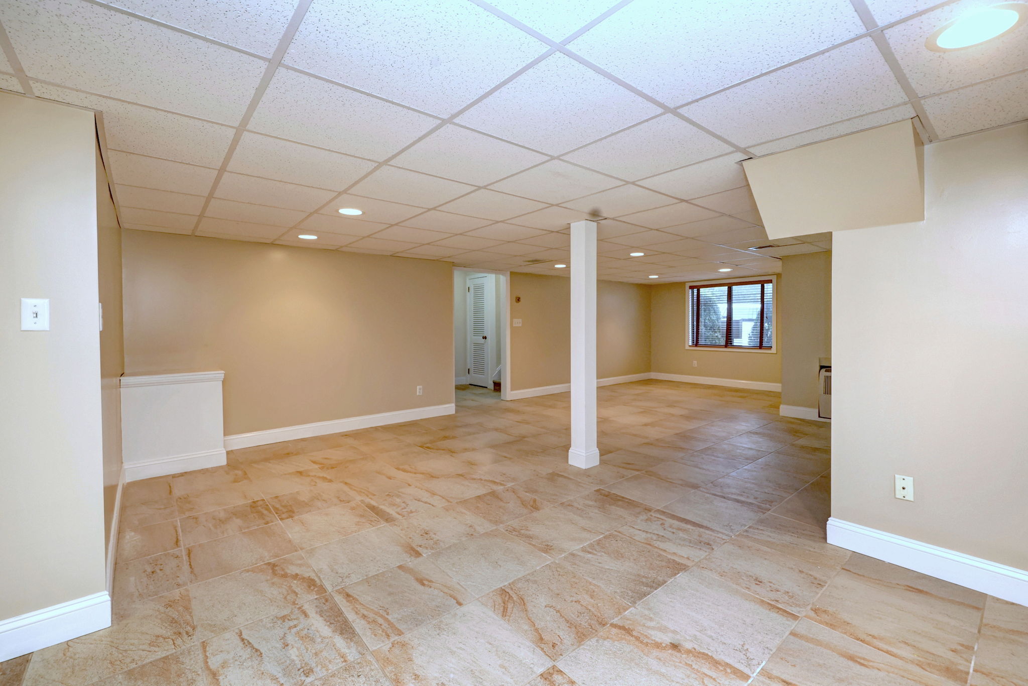 Photo 32 of 195 Bayfield Lane, Stratford, CT