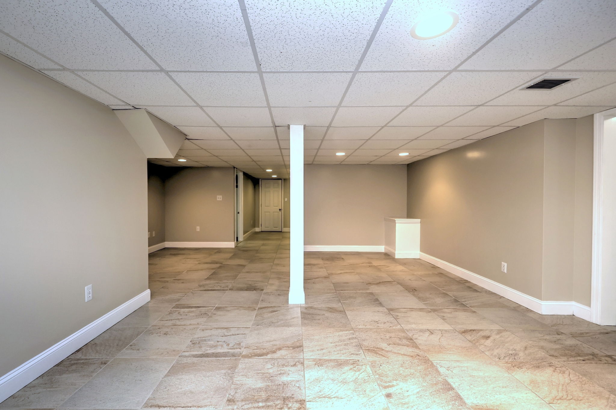 Photo 34 of 195 Bayfield Lane, Stratford, CT