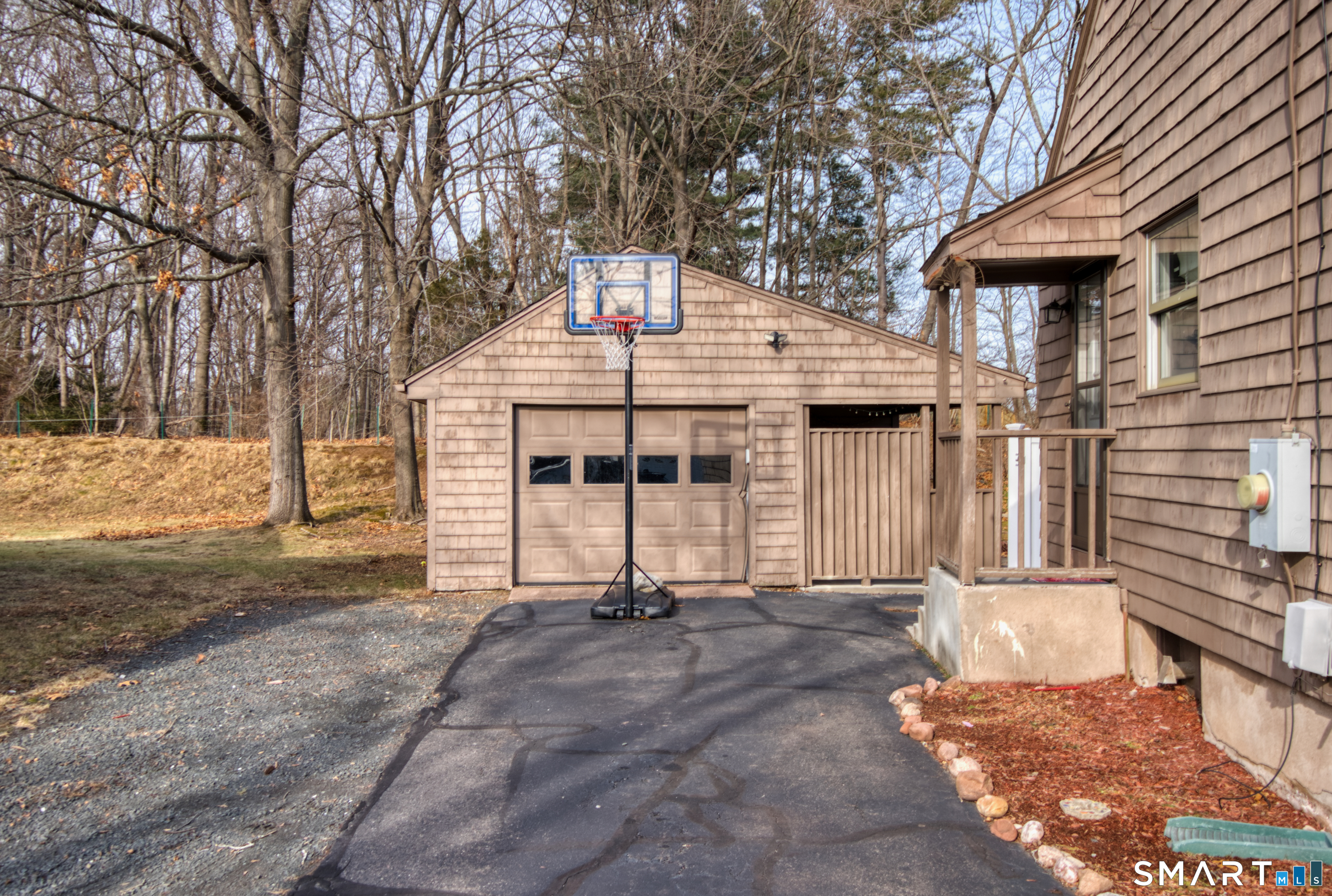 Homes for sale in Manchester, CT | 47 Clyde Rd, Manchester, CT 06042 | MLS# 24149026