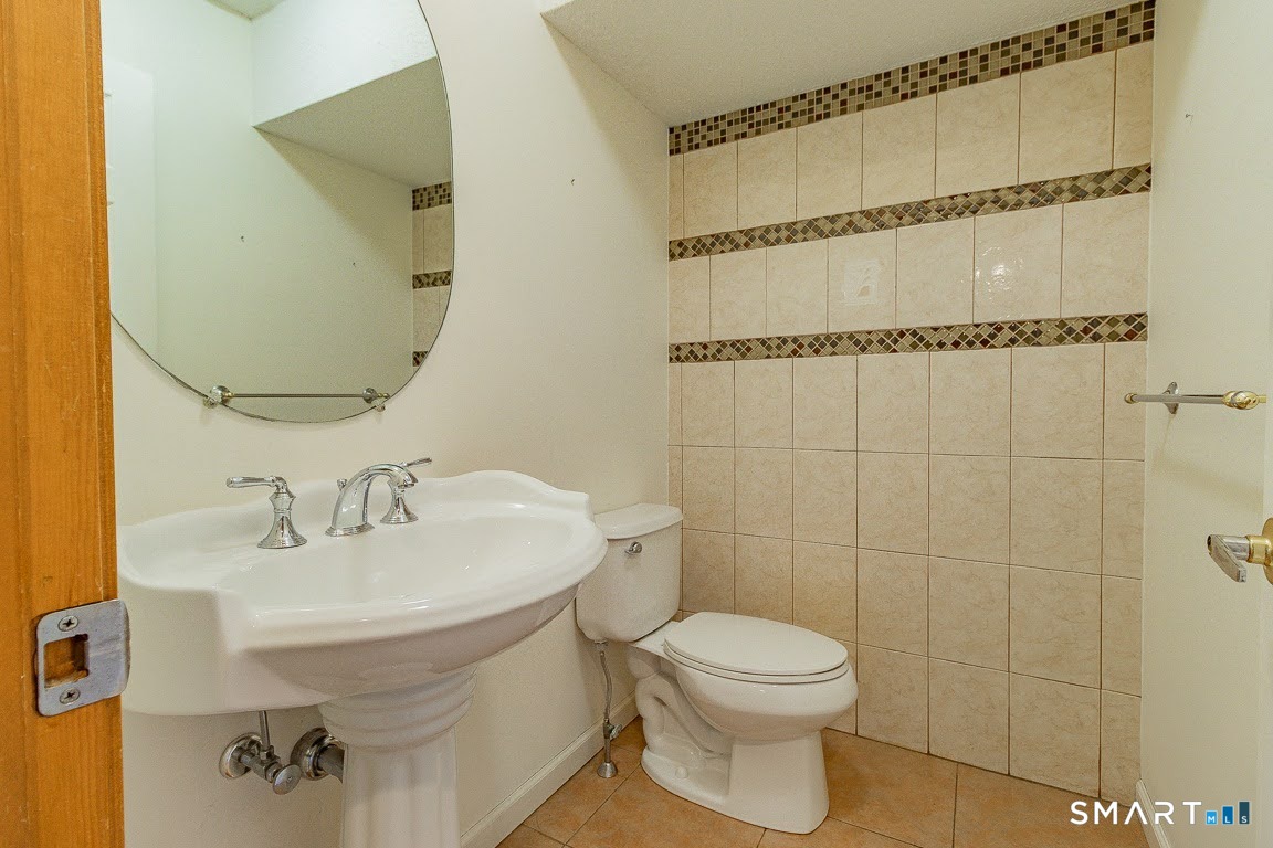 Photo 10 of 261 Foxboro Drive, Newington, CT