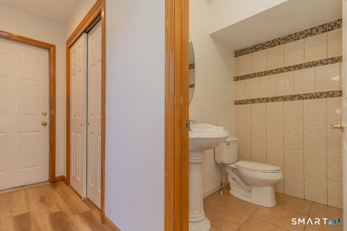 Photo 11 of 261 Foxboro Drive, Newington, CT