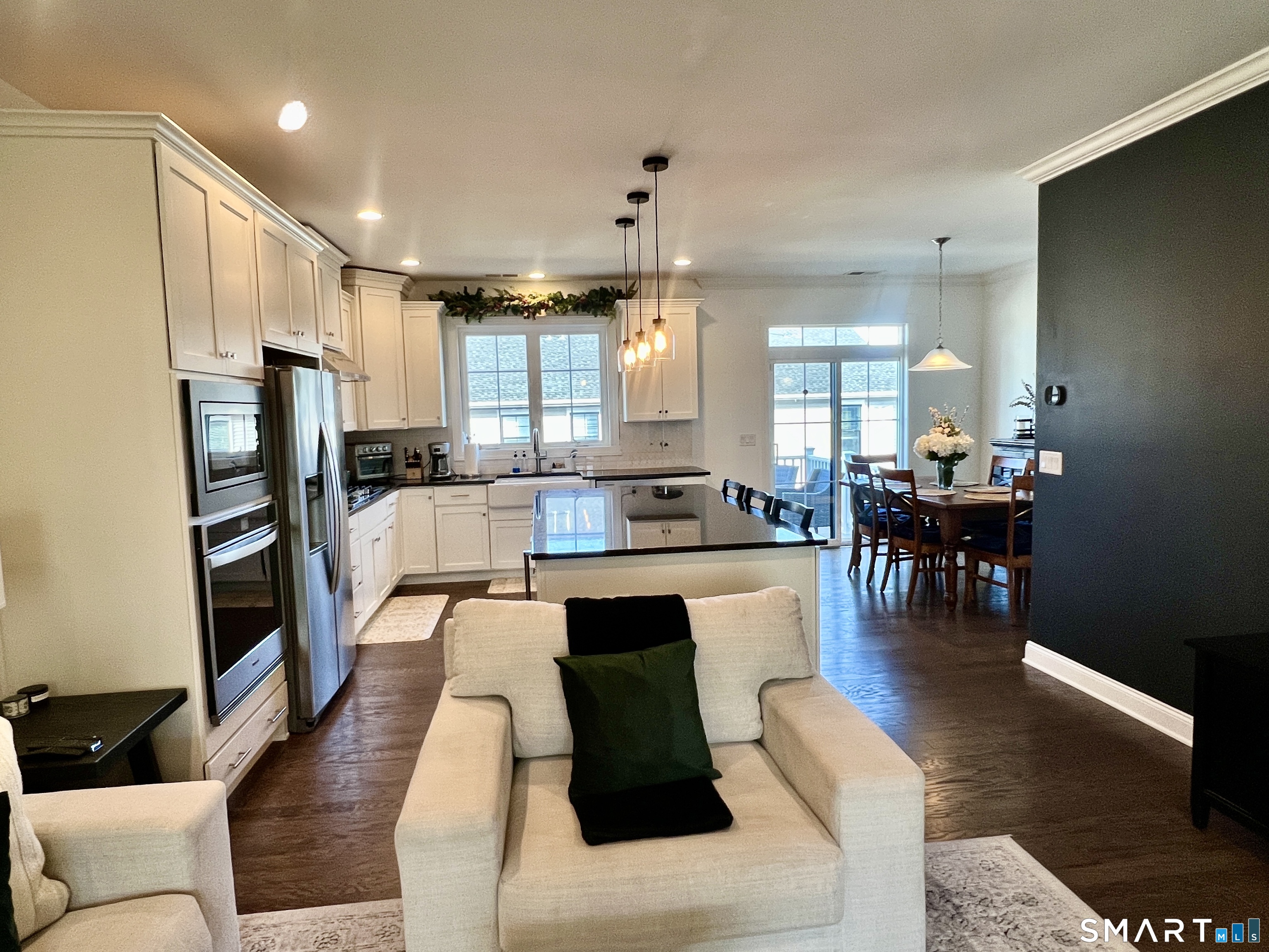 Homes for sale in Danbury, CT | 14 E Cross Trl #14, Danbury, CT 06810 | MLS# 24148892