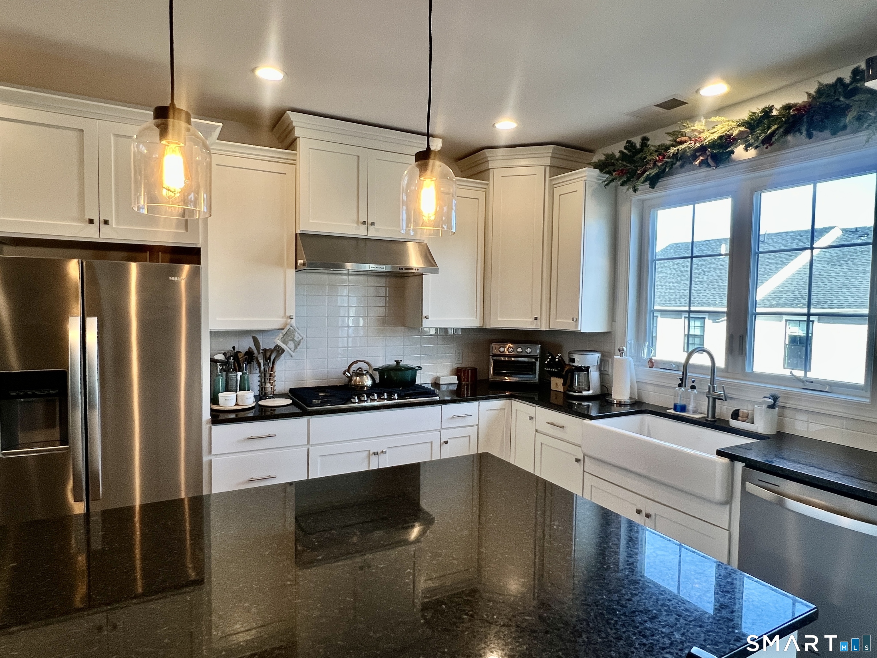 Homes for sale in Danbury, CT | 14 E Cross Trl #14, Danbury, CT 06810 | MLS# 24148892