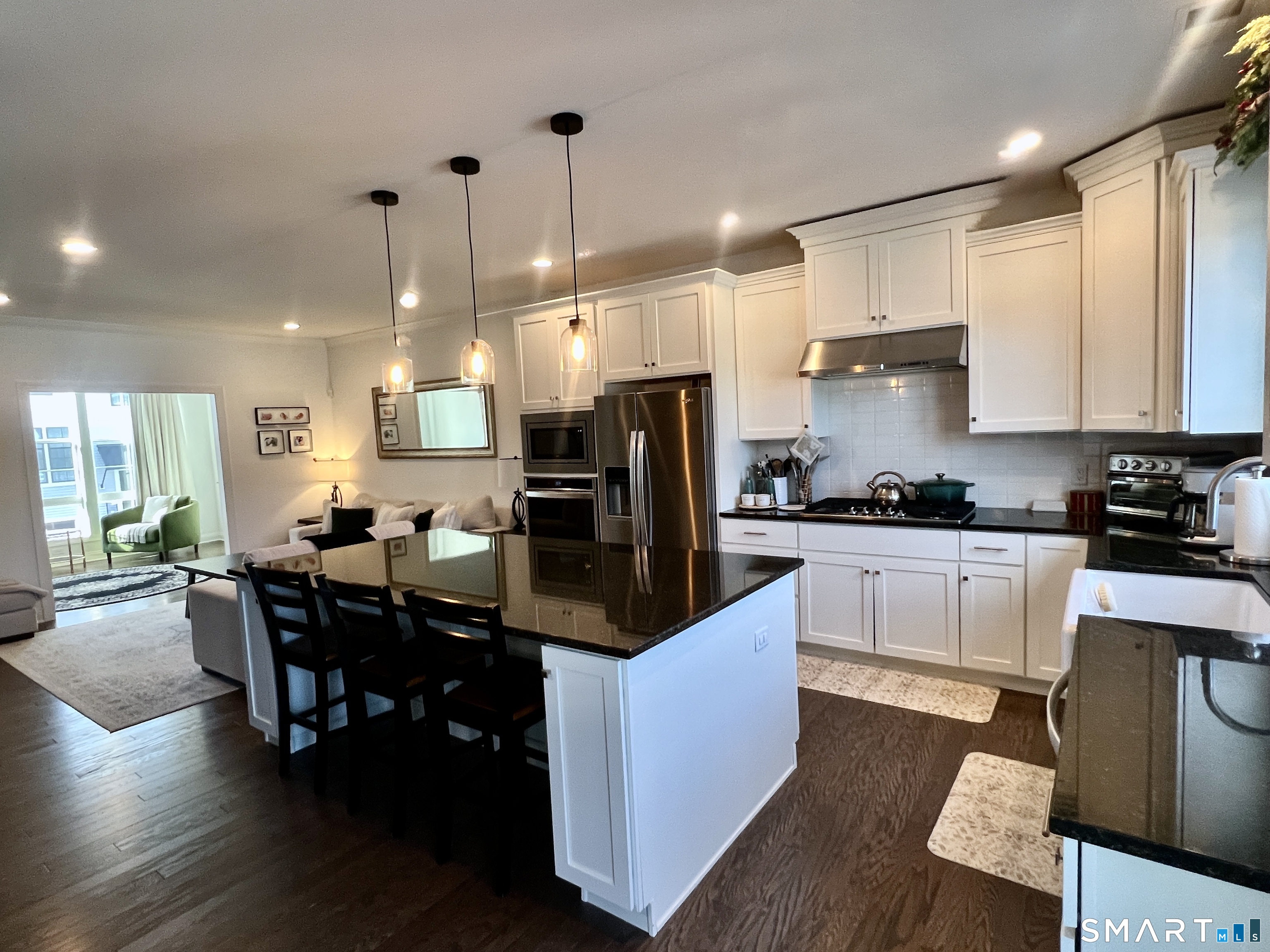 Homes for sale in Danbury, CT | 14 E Cross Trl #14, Danbury, CT 06810 | MLS# 24148892