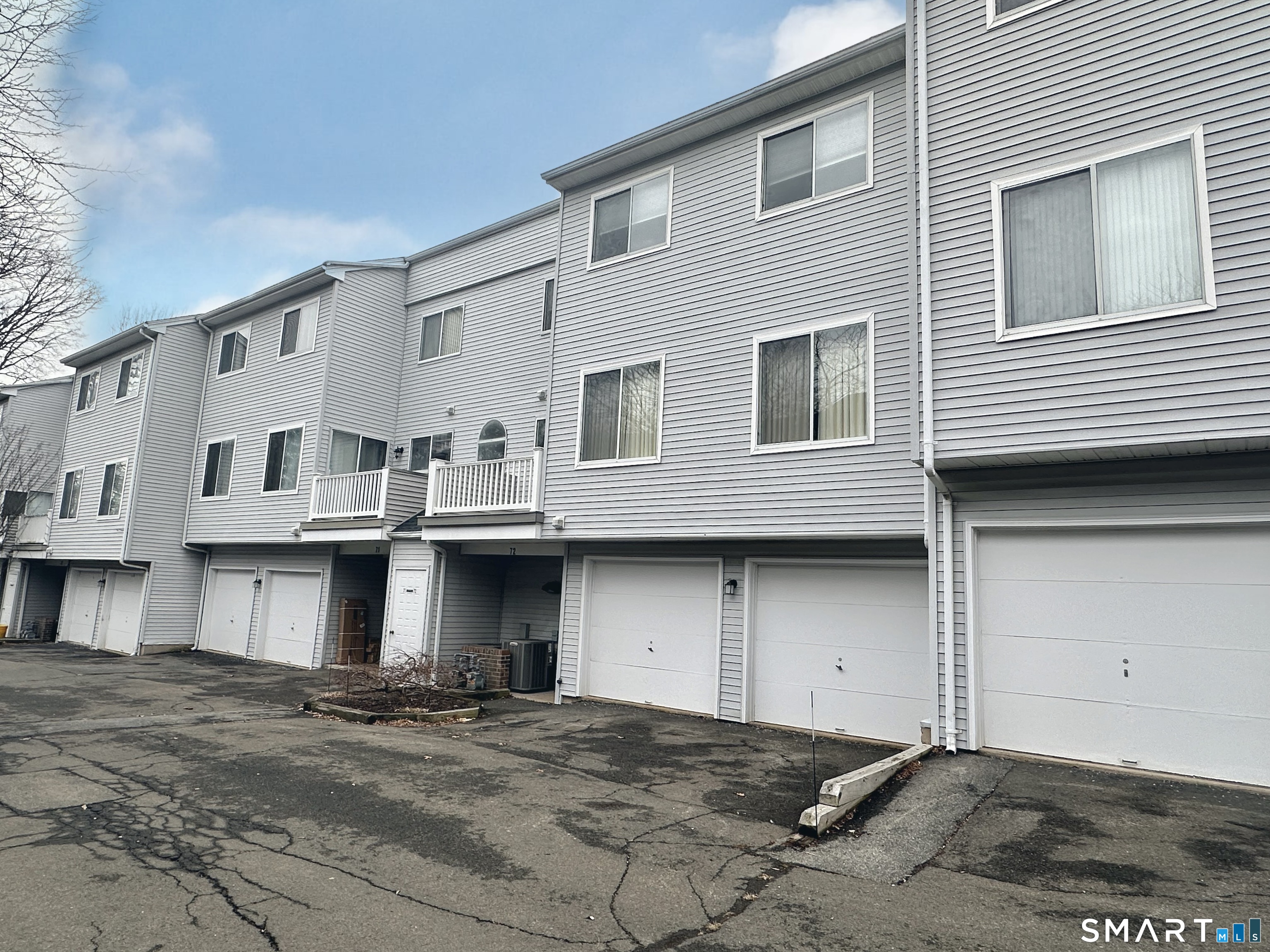 Homes for sale in Wallingford, CT | 72 Staffordshire Commons Dr #72, Wallingford, CT 06492 | MLS# 24149125