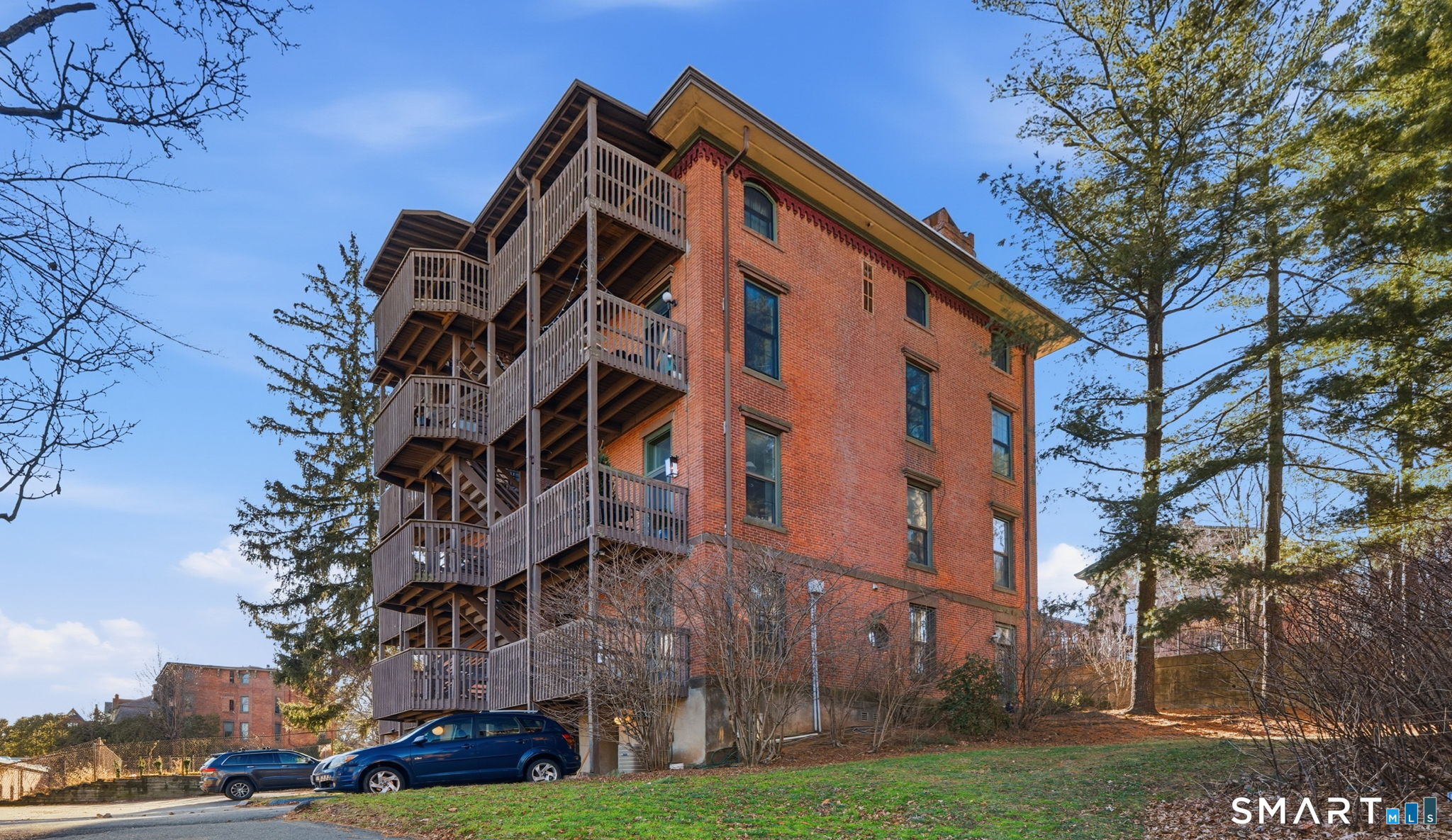 Homes for sale in Hartford, CT | 34 Charter Oak Pl #1, Hartford, CT 06183 | MLS# 24149189