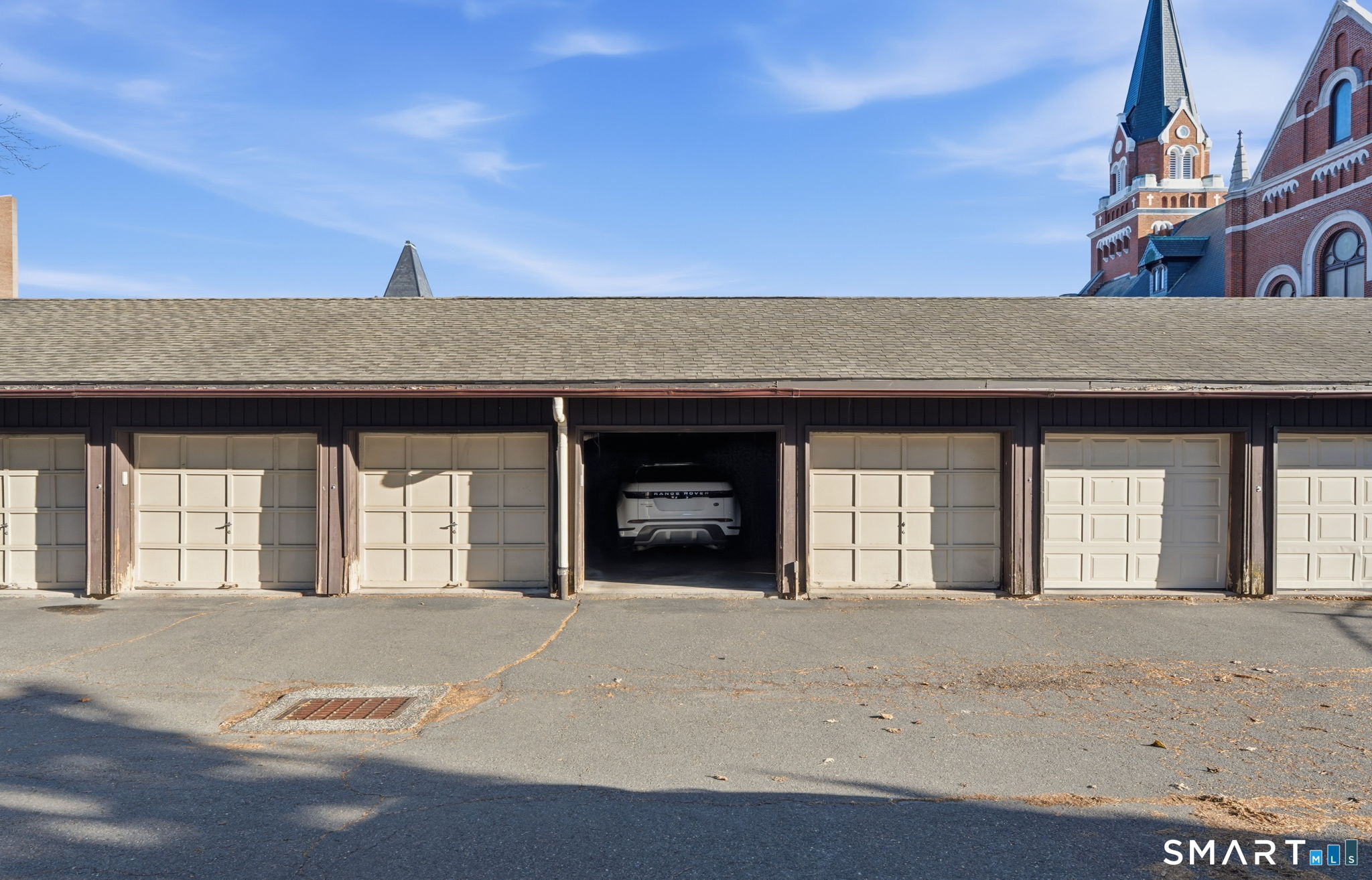 Homes for sale in Hartford, CT | 34 Charter Oak Pl #1, Hartford, CT 06183 | MLS# 24149189