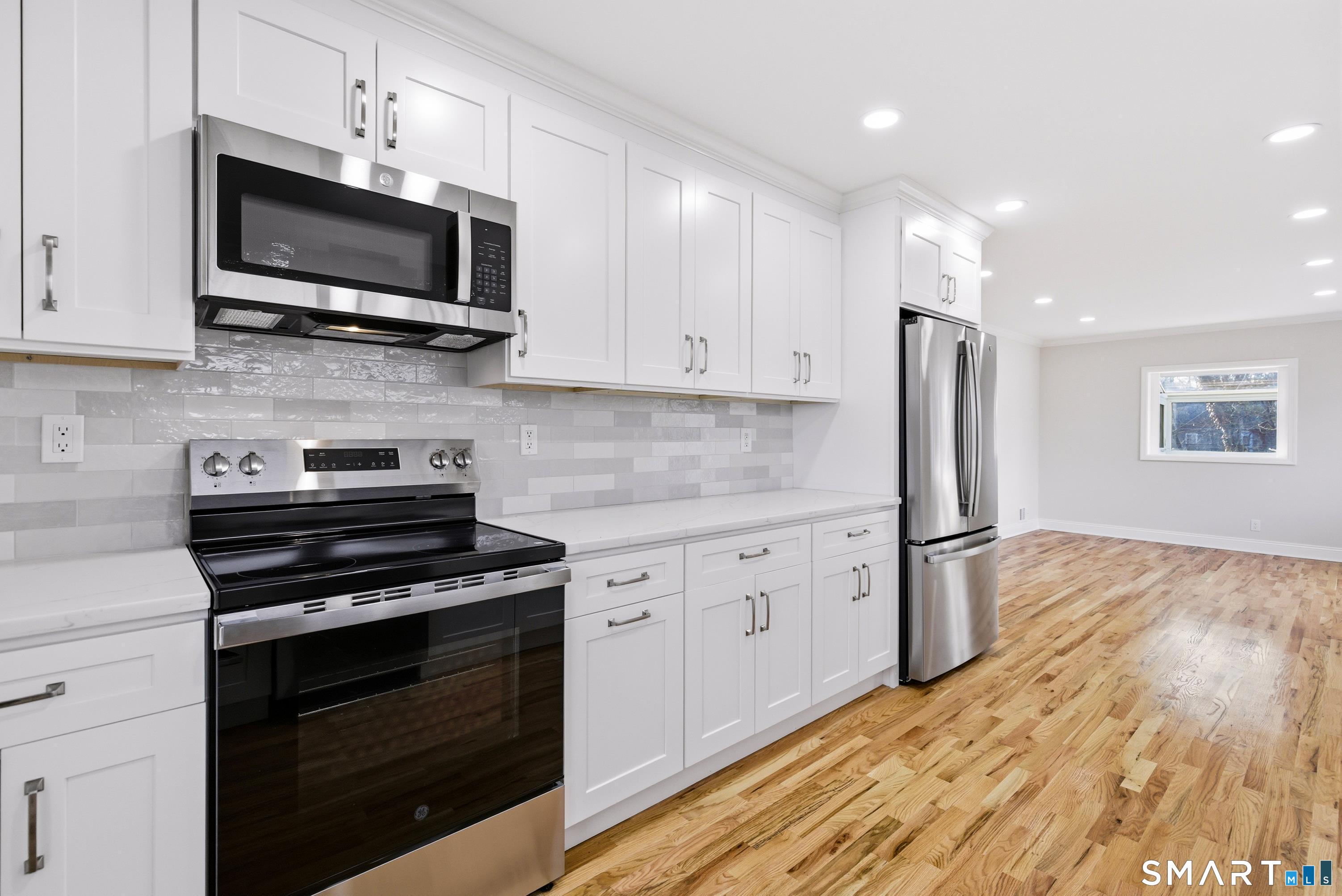 Homes for sale in Milford, CT | 42 Cindy Cir, Milford, CT 06460 | MLS# 24148729