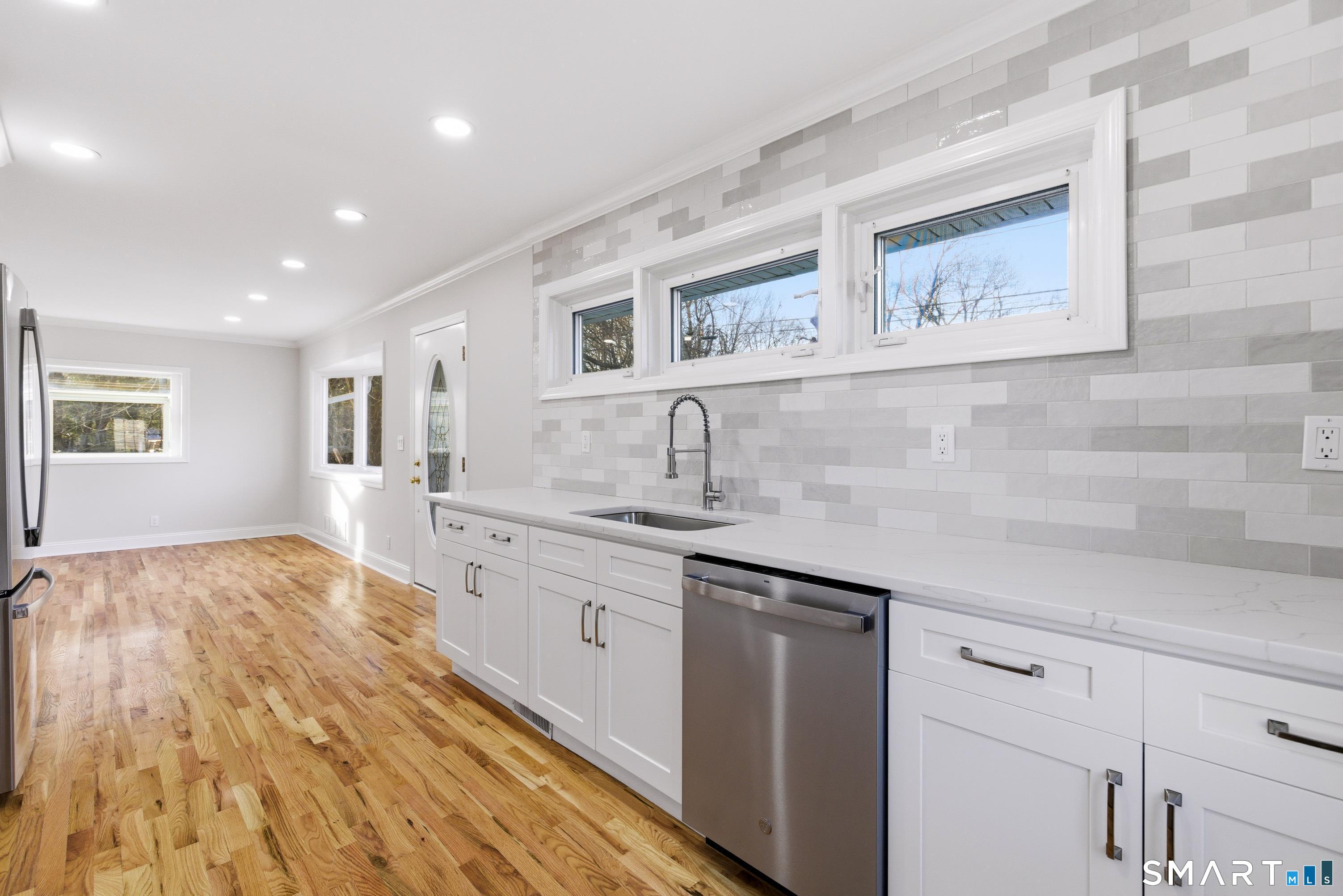 Homes for sale in Milford, CT | 42 Cindy Cir, Milford, CT 06460 | MLS# 24148729