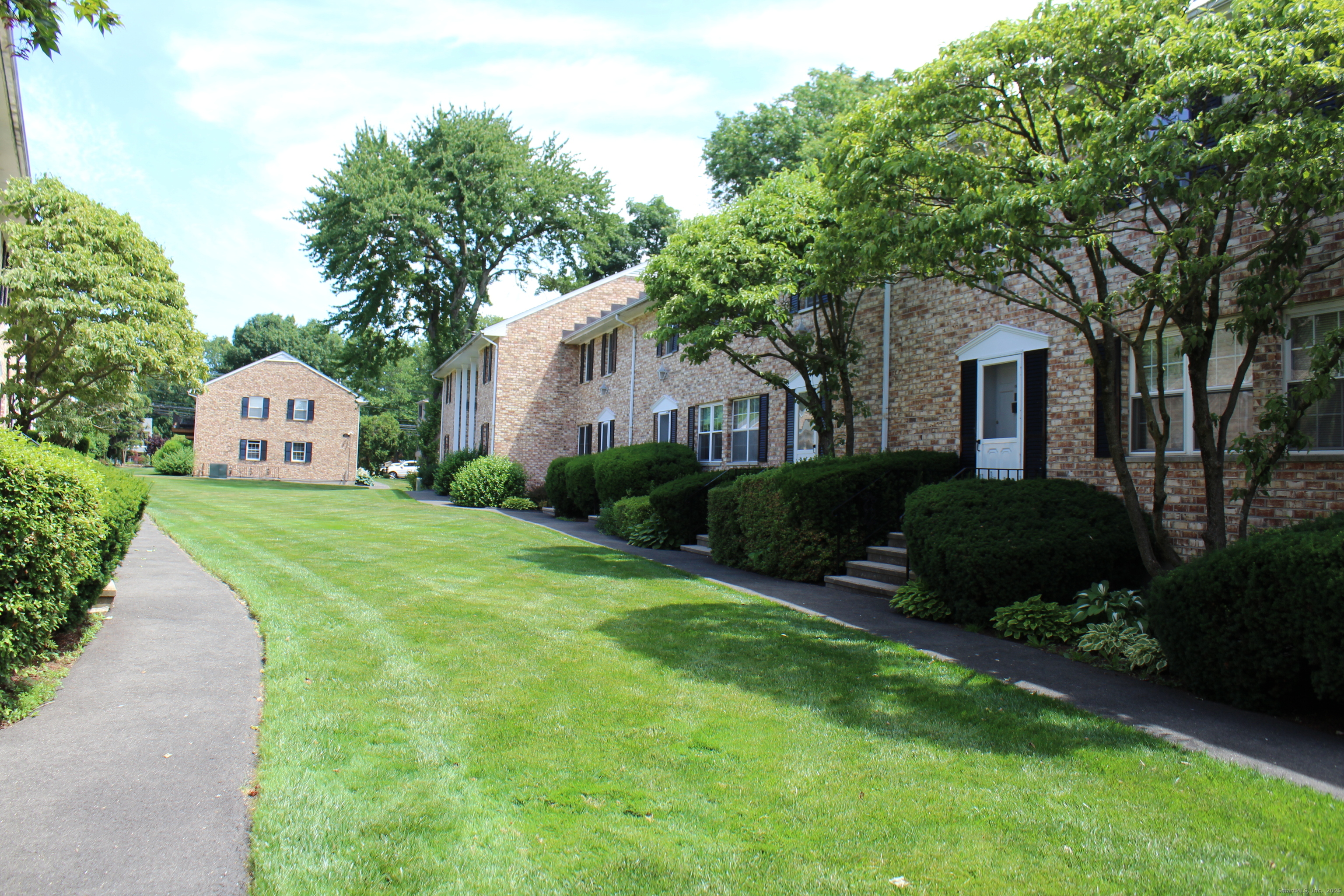 Homes for sale in Stamford, CT | 39 Woodway Rd #APT C7, Stamford, CT 06907 | MLS# 24149320